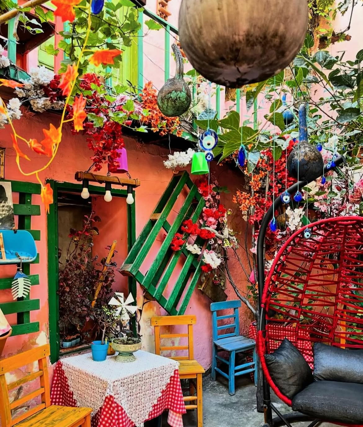 Sakli Bahçe Kahve Evi̇