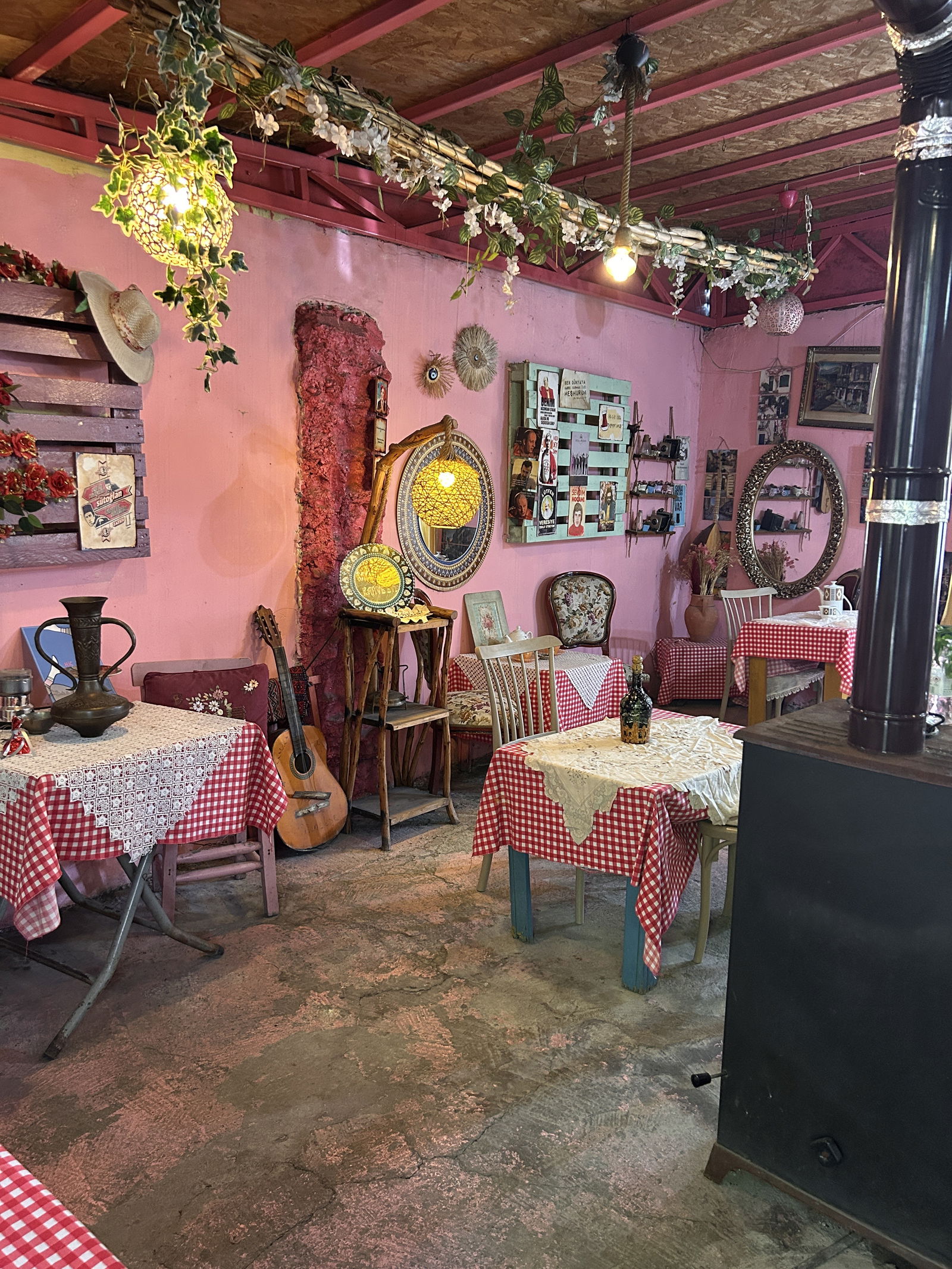 Sakli Bahçe Kahve Evi̇