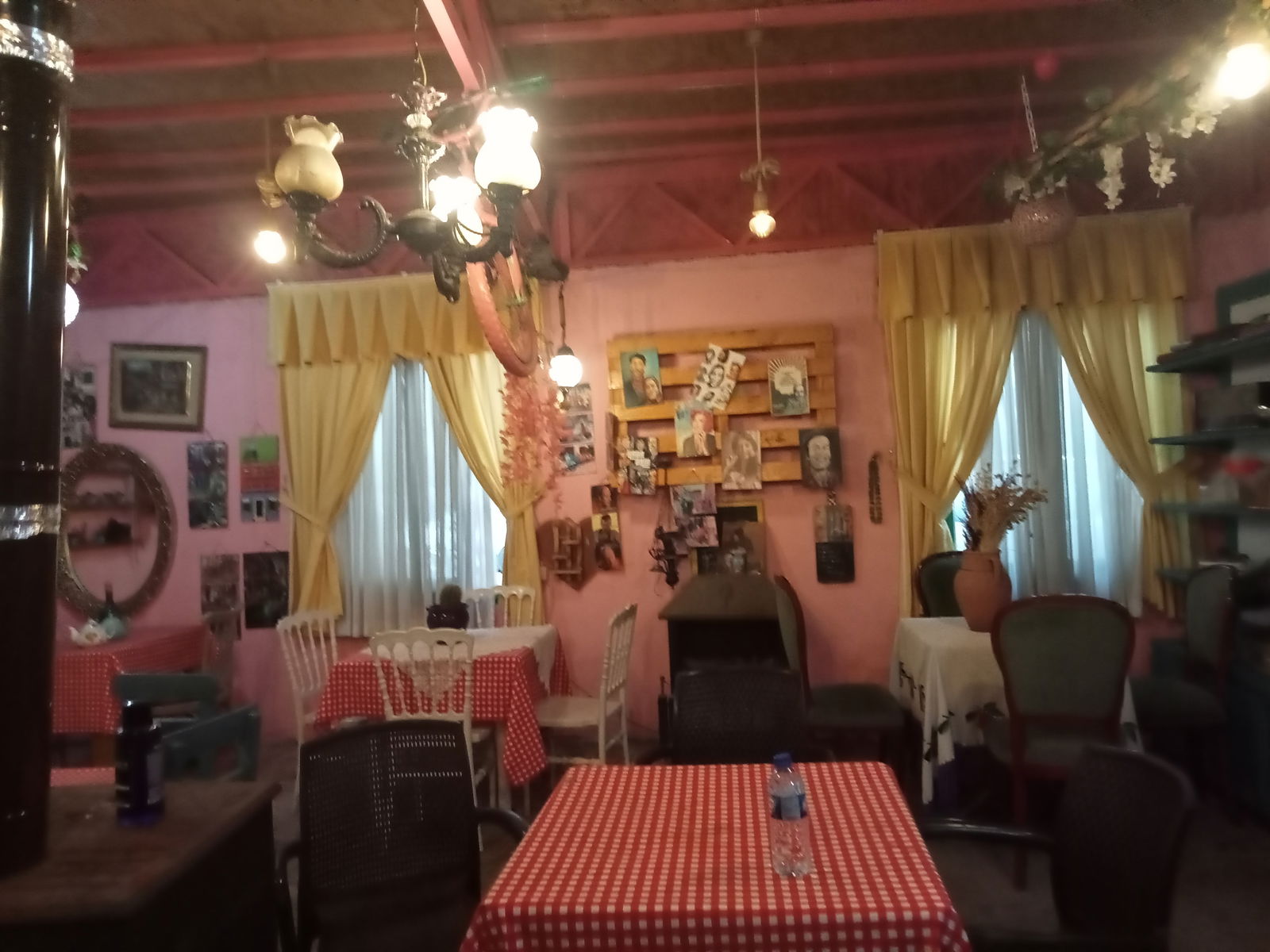 Sakli Bahçe Kahve Evi̇