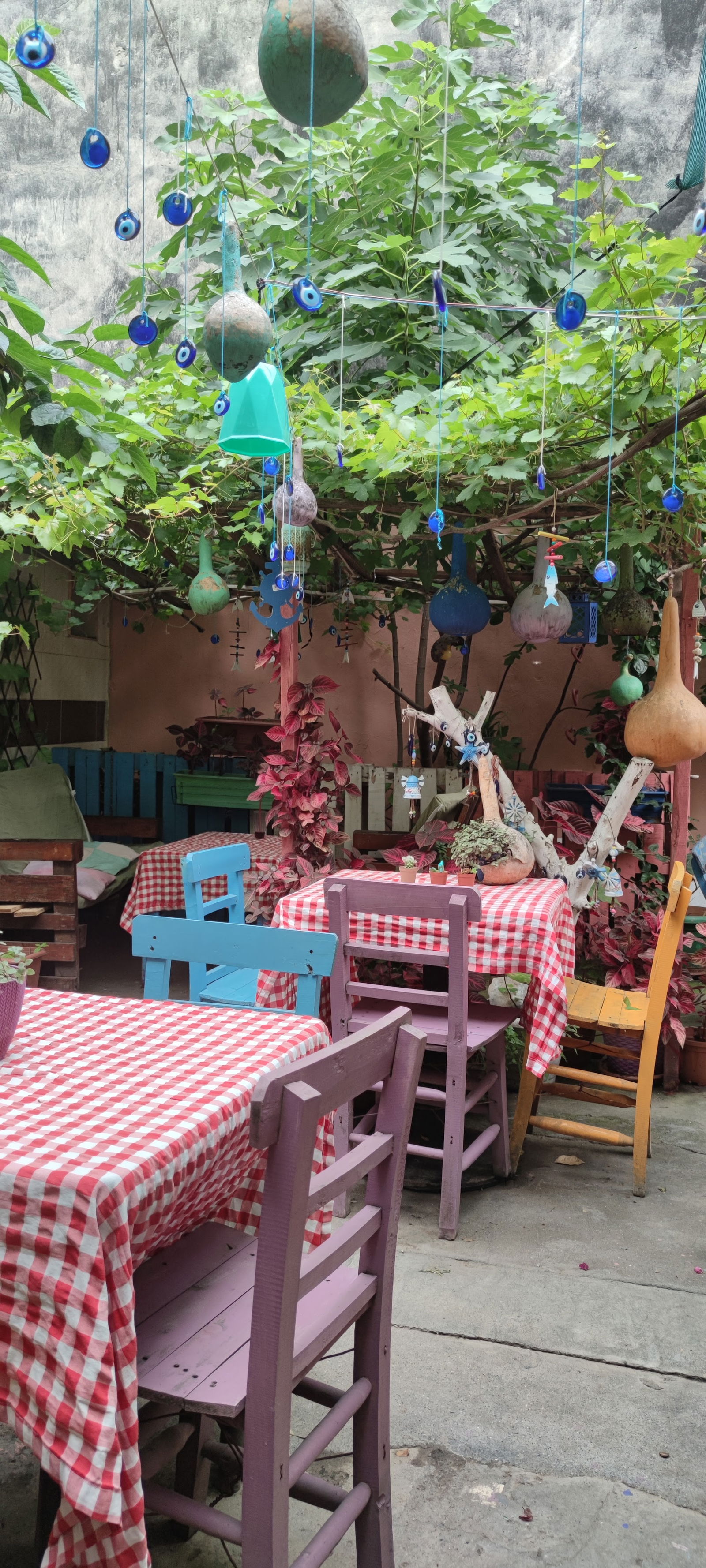 Sakli Bahçe Kahve Evi̇