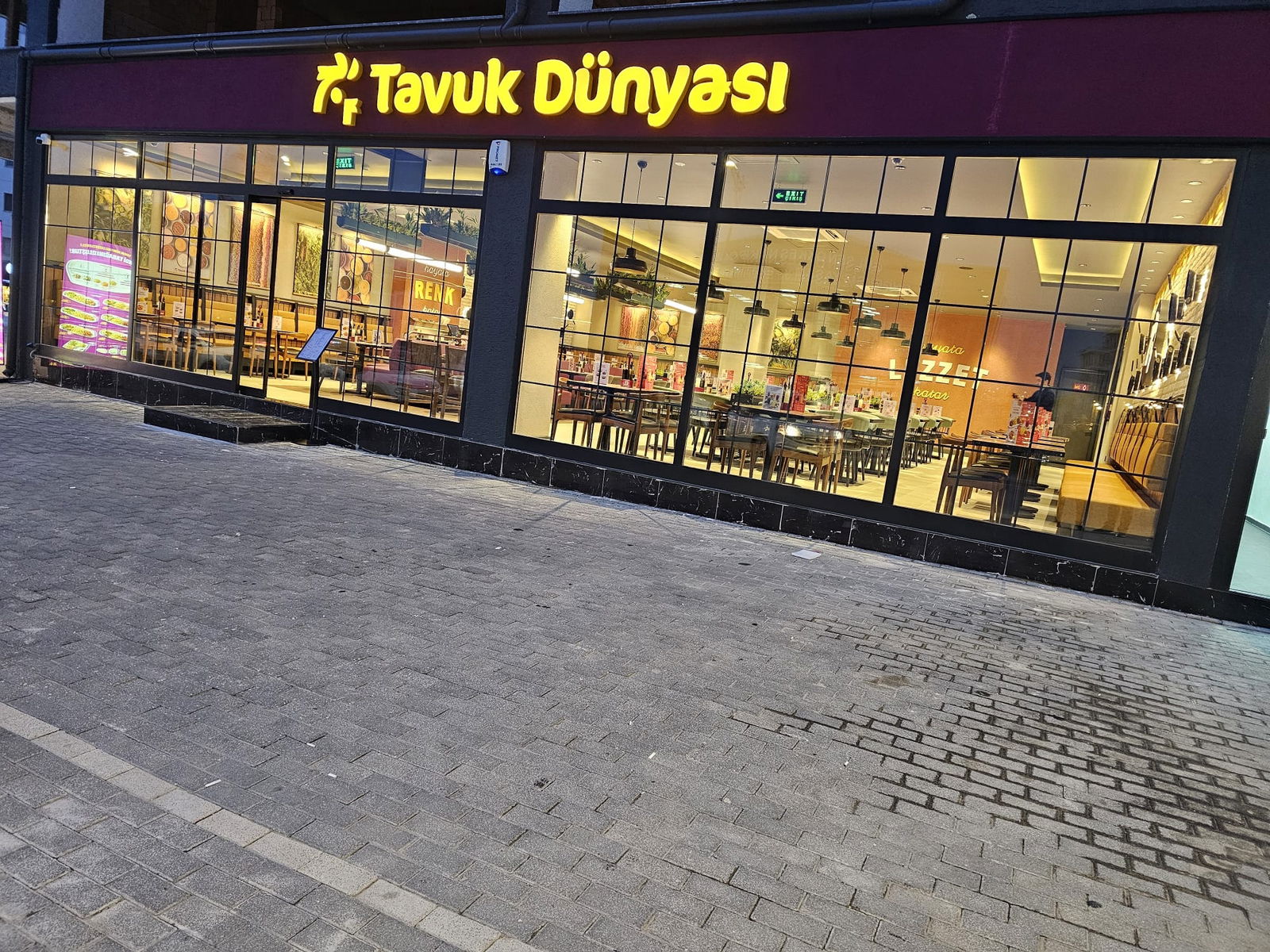Tavuk Dünyası Silivri Cadde