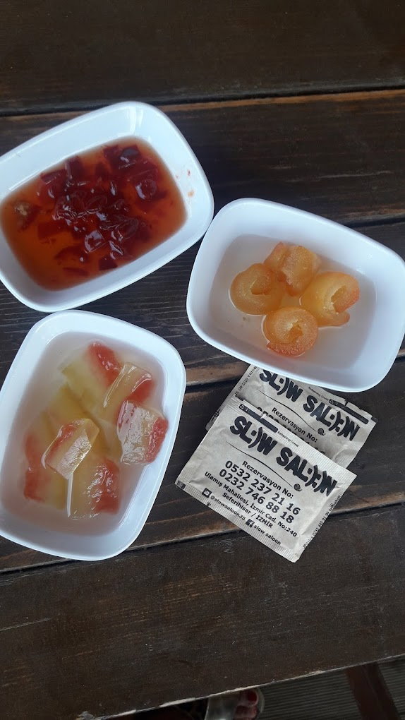 SlowSaloon