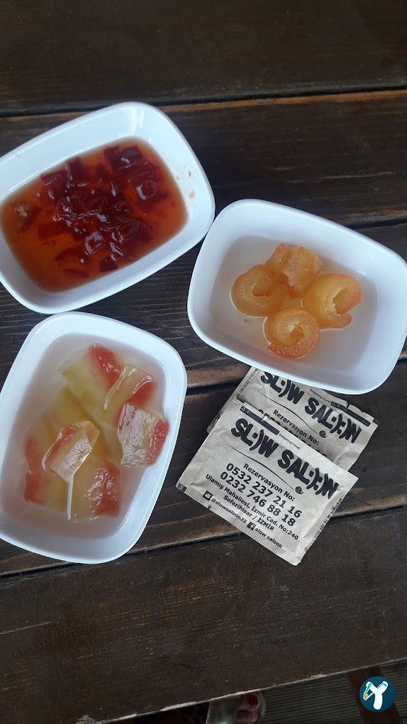 SlowSaloon
