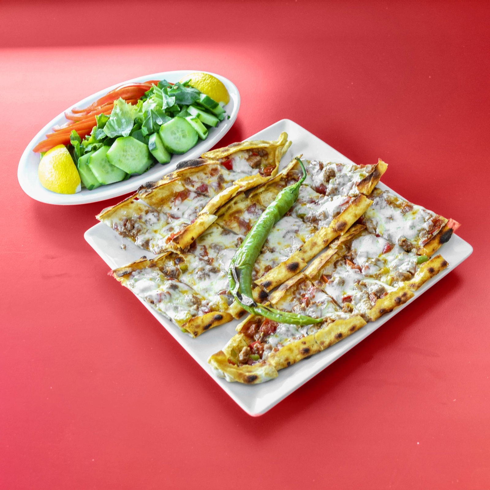 Kuşbaşılı Kaşarlı Pide