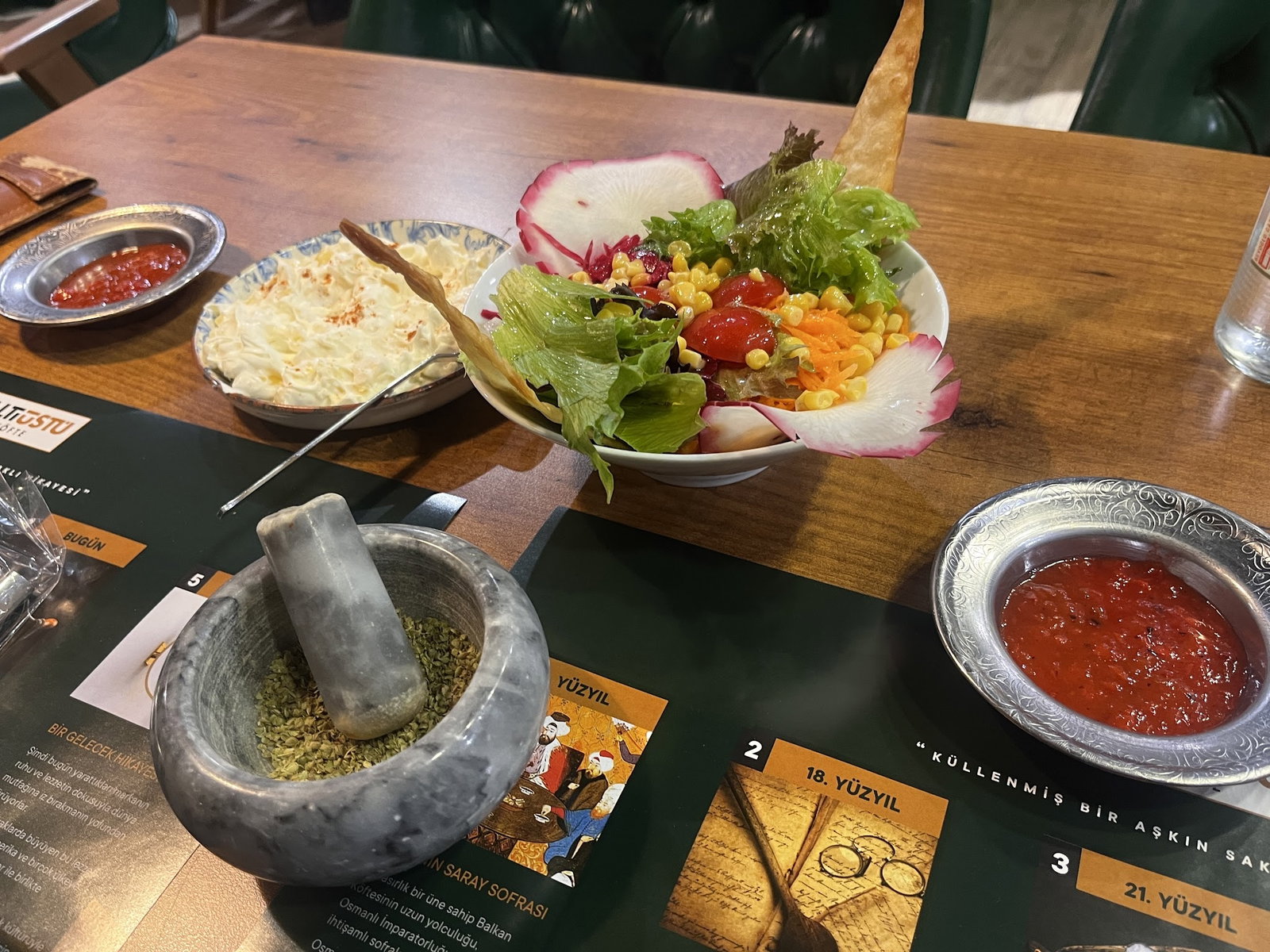 Altı Üstü Kırk Köfte