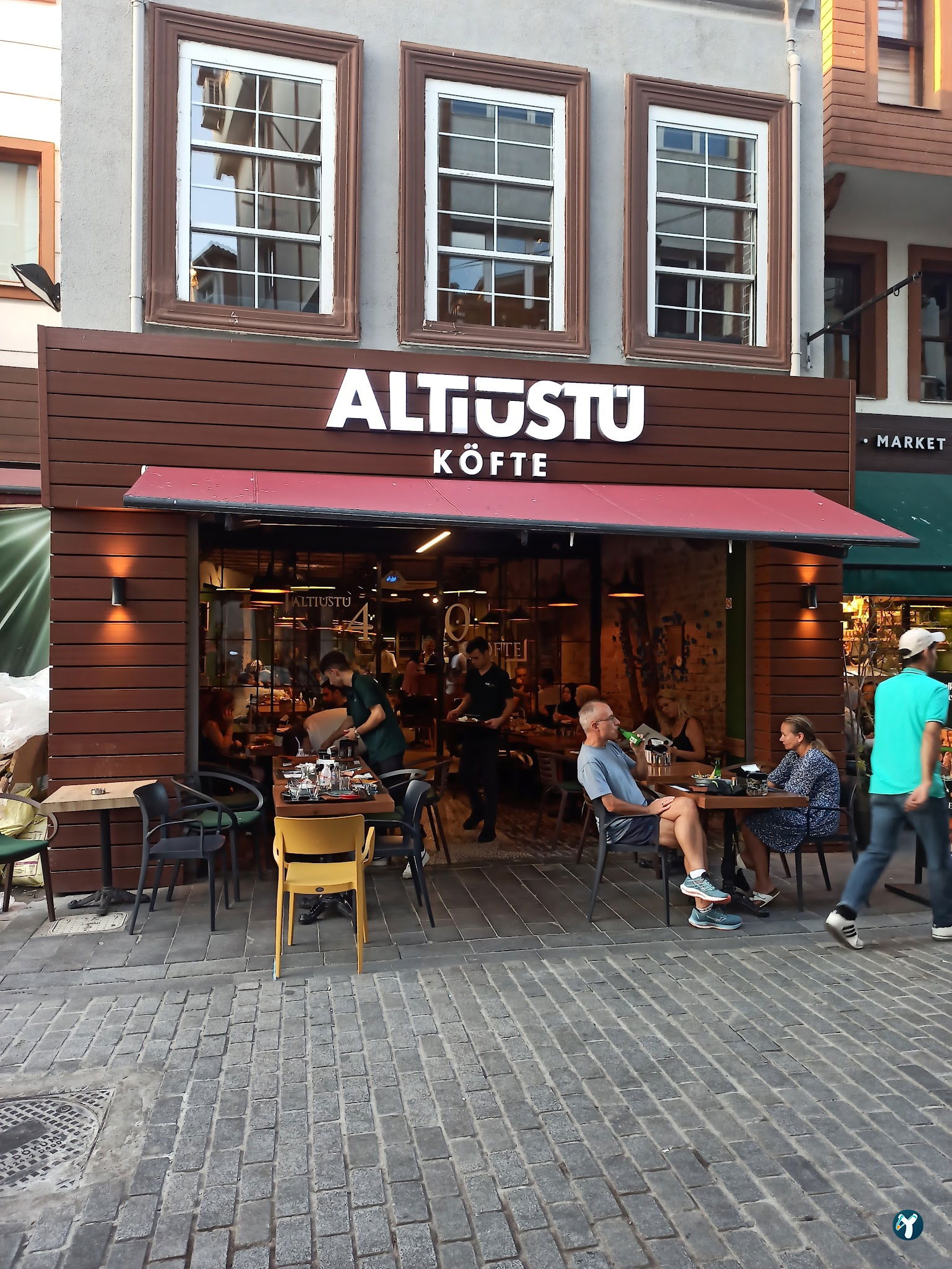 Altı Üstü Kırk Köfte