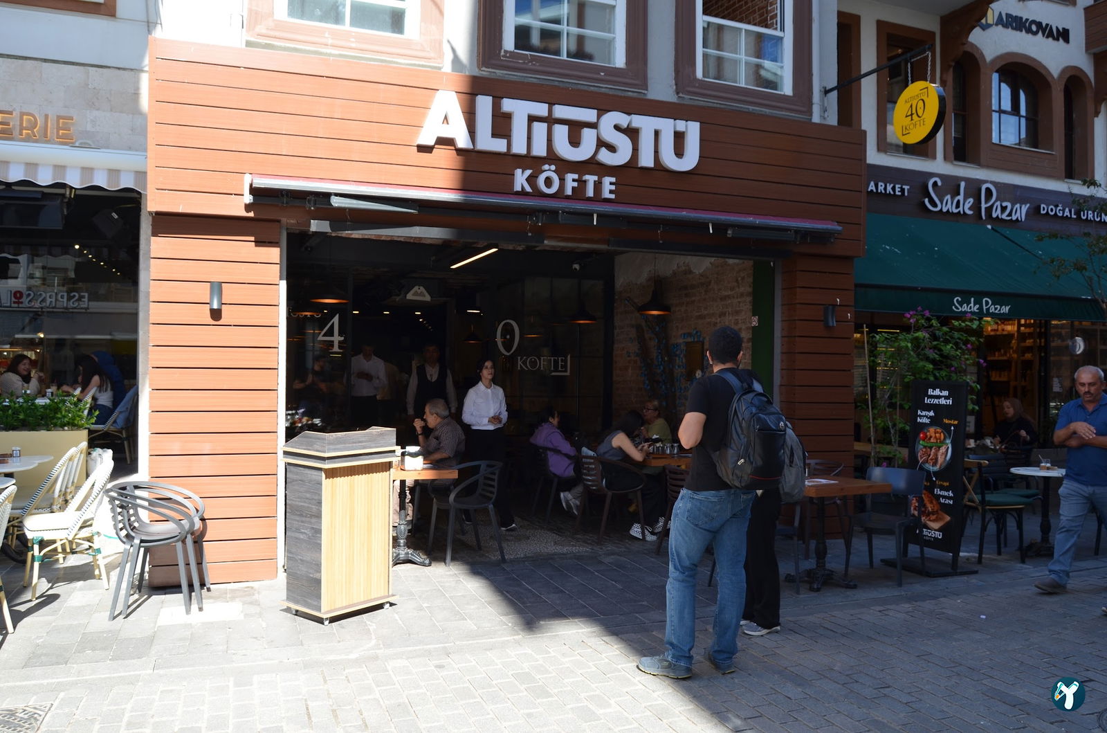 Altı Üstü Kırk Köfte