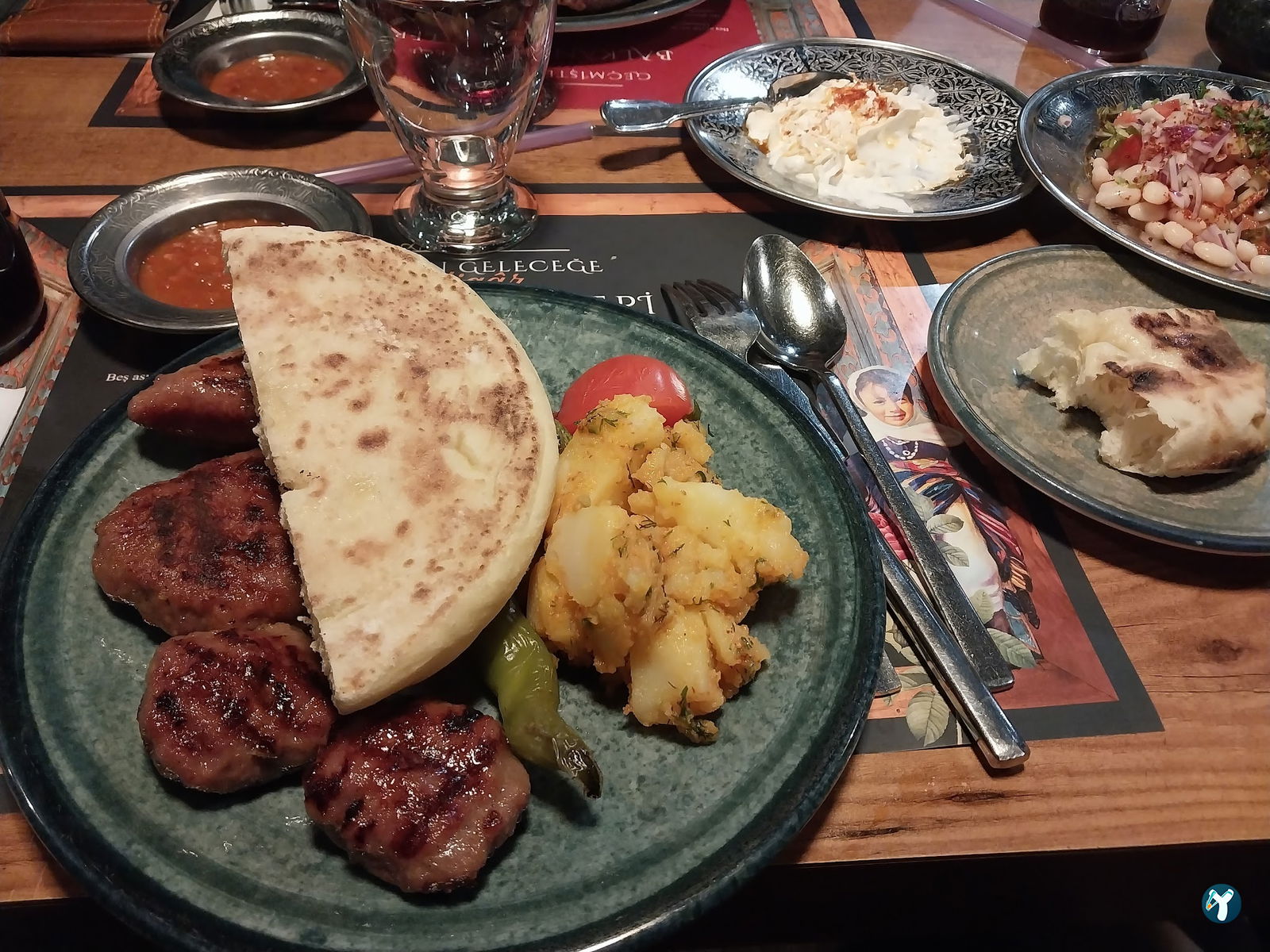 Altı Üstü Kırk Köfte