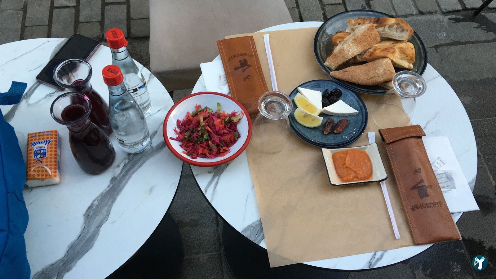 Altı Üstü Kırk Köfte