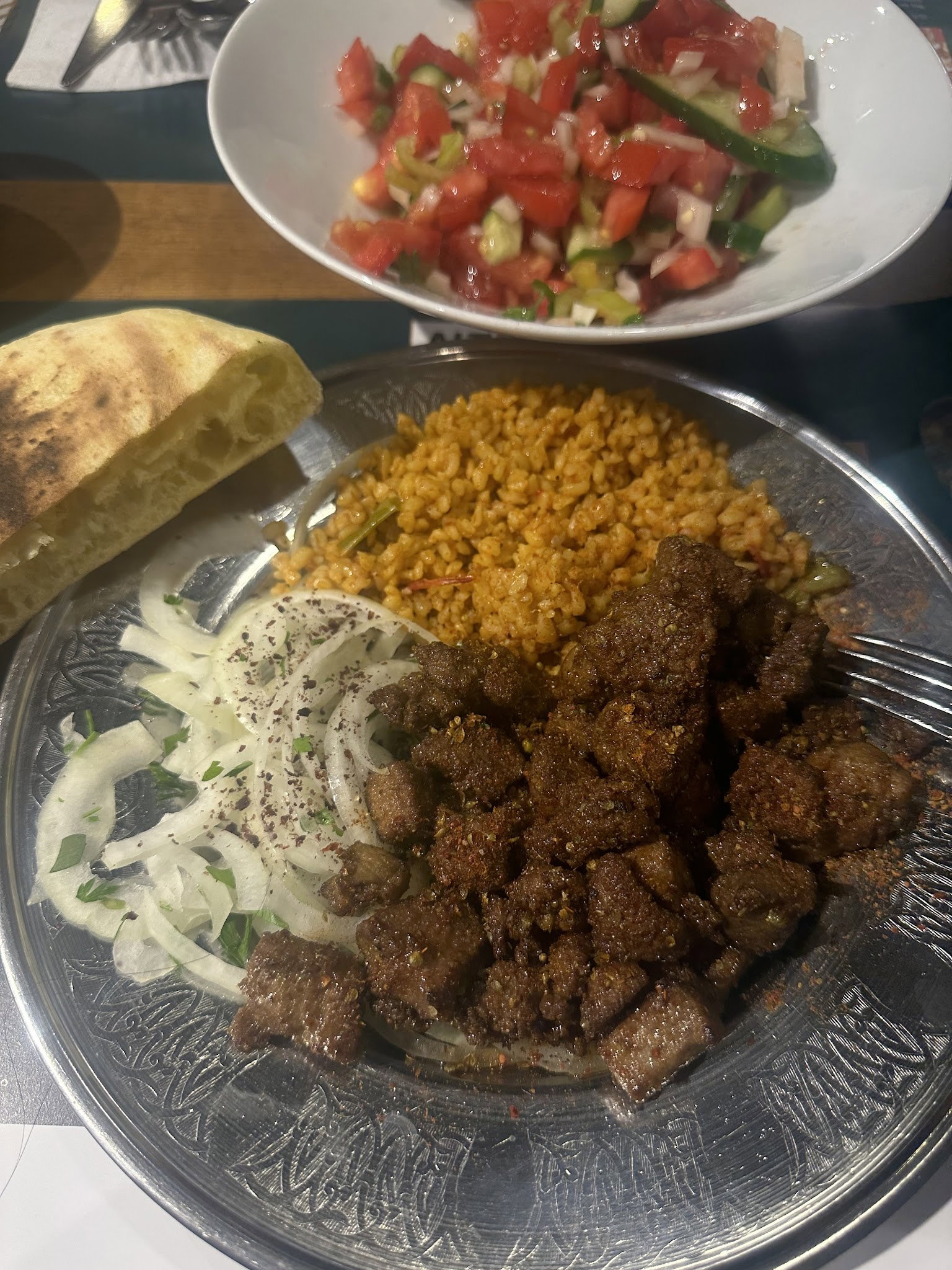Altı Üstü Kırk Köfte