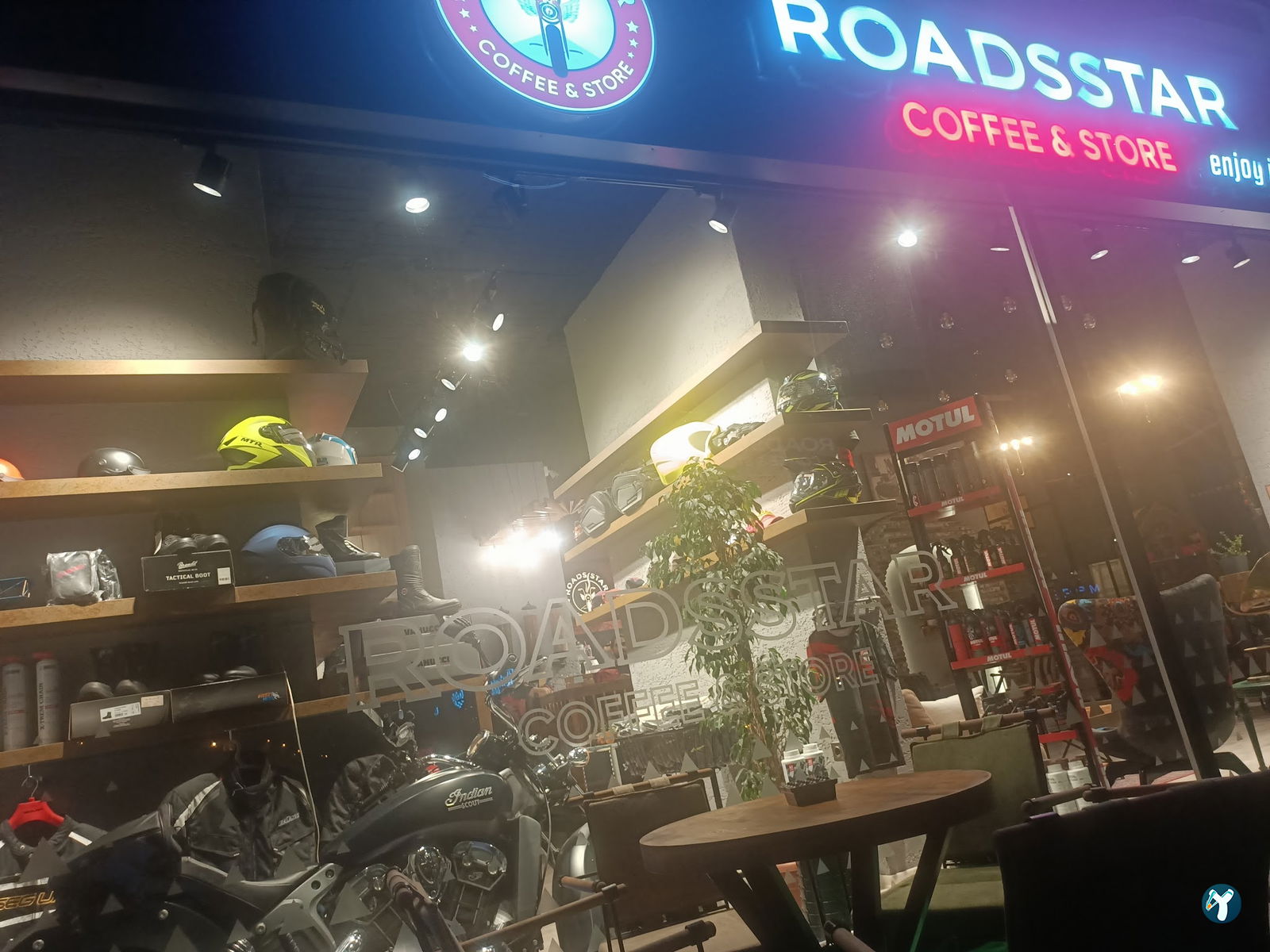 Roadsstar Coffee & Store