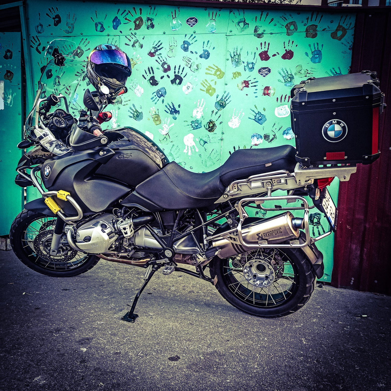 Roadsstar Coffee & Store
