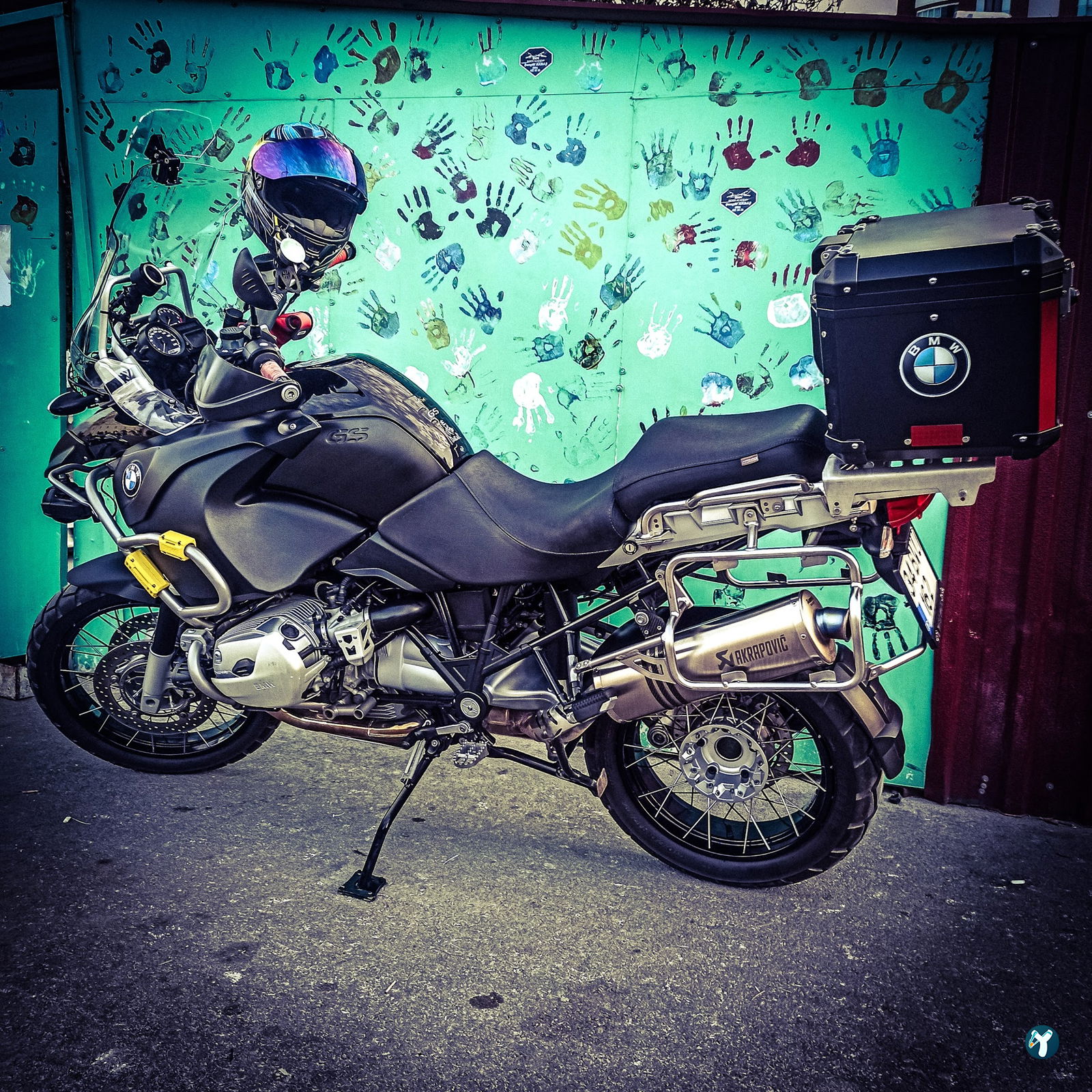 Roadsstar Coffee & Store