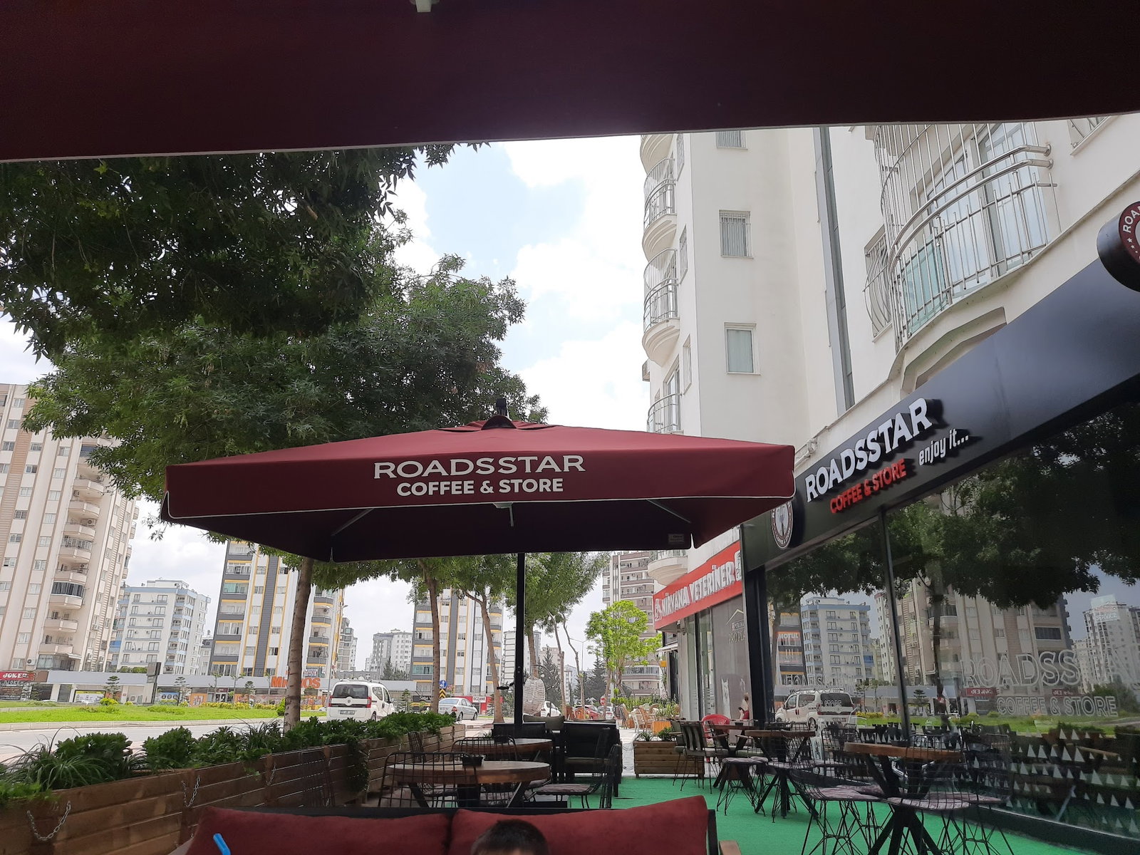 Roadsstar Coffee & Store