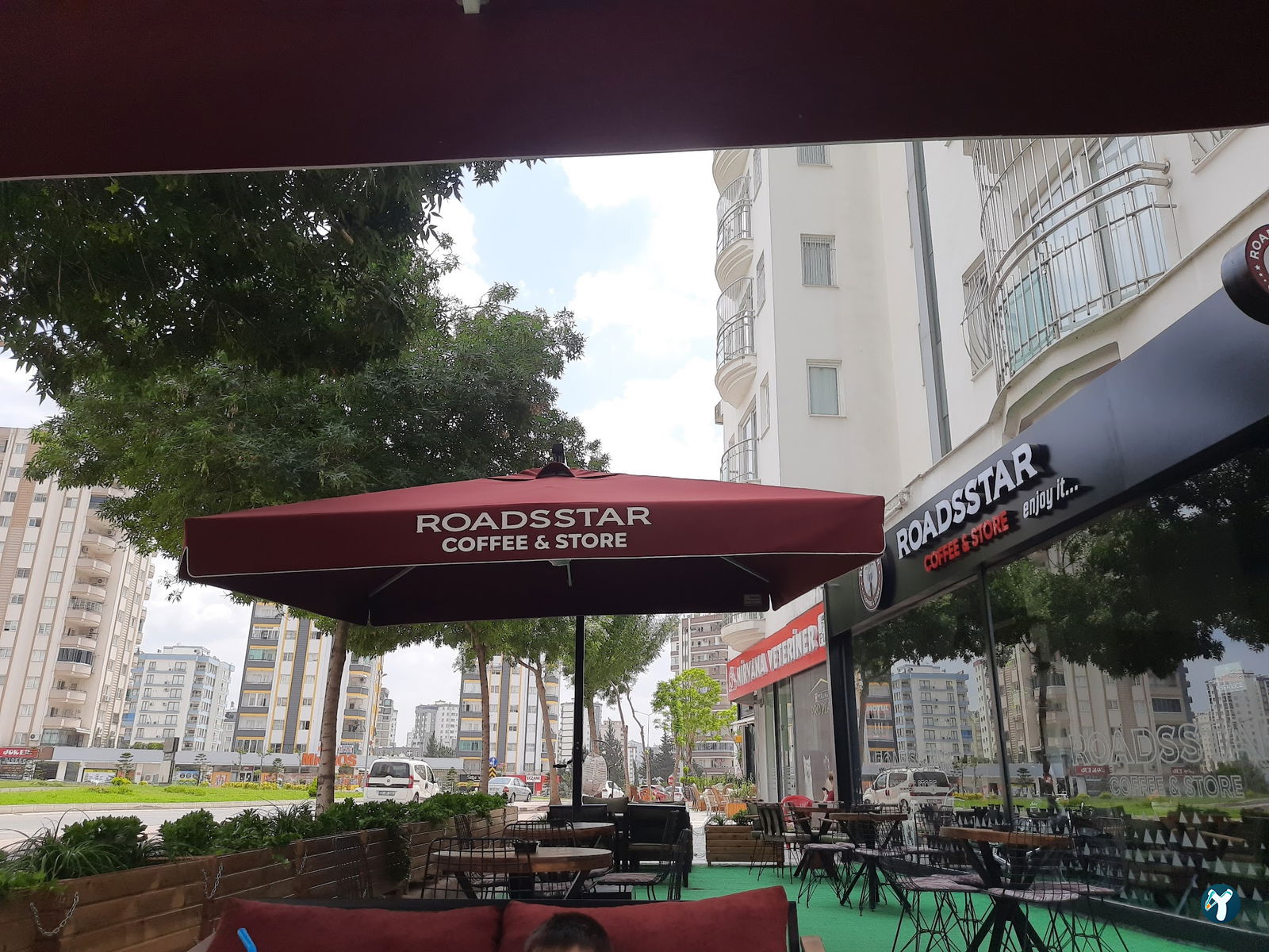 Roadsstar Coffee & Store