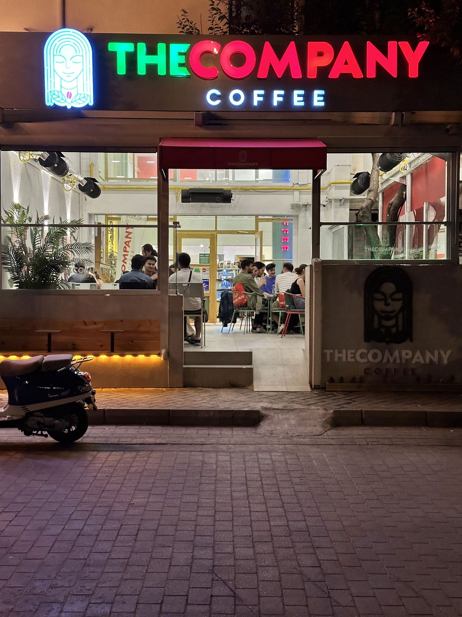 The Company Coffee Adalar