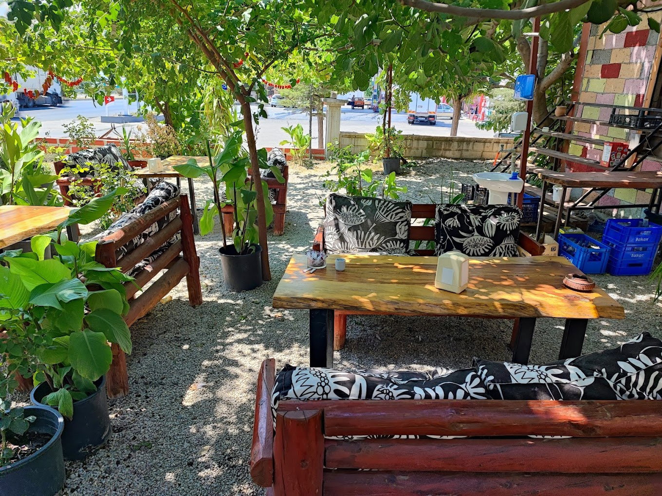 YÖRÜKBEYİ Saklıbahçe
