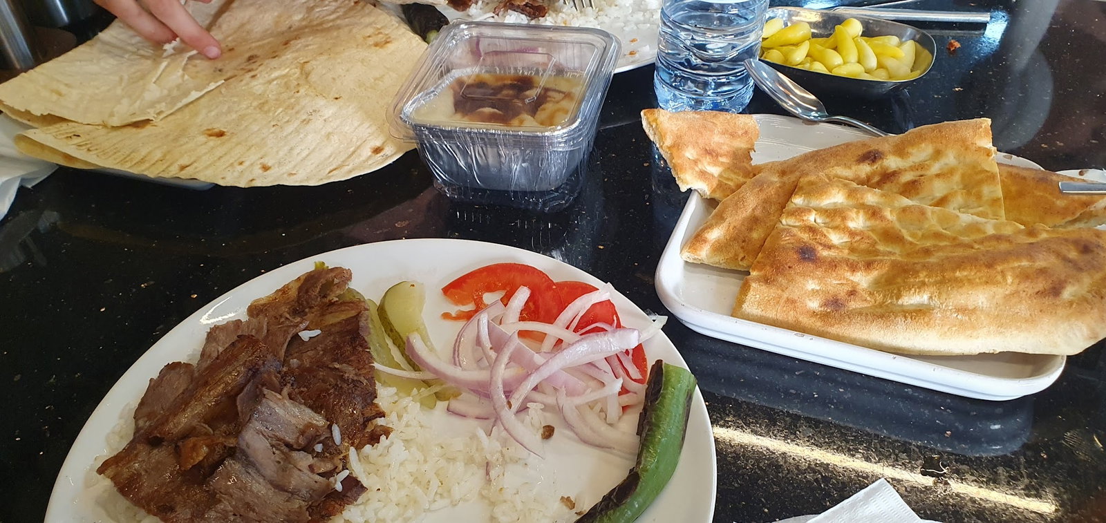 Akdoğan Döner Kebap Restoran Pi̇zza Pi̇de Kahvalti Baklava