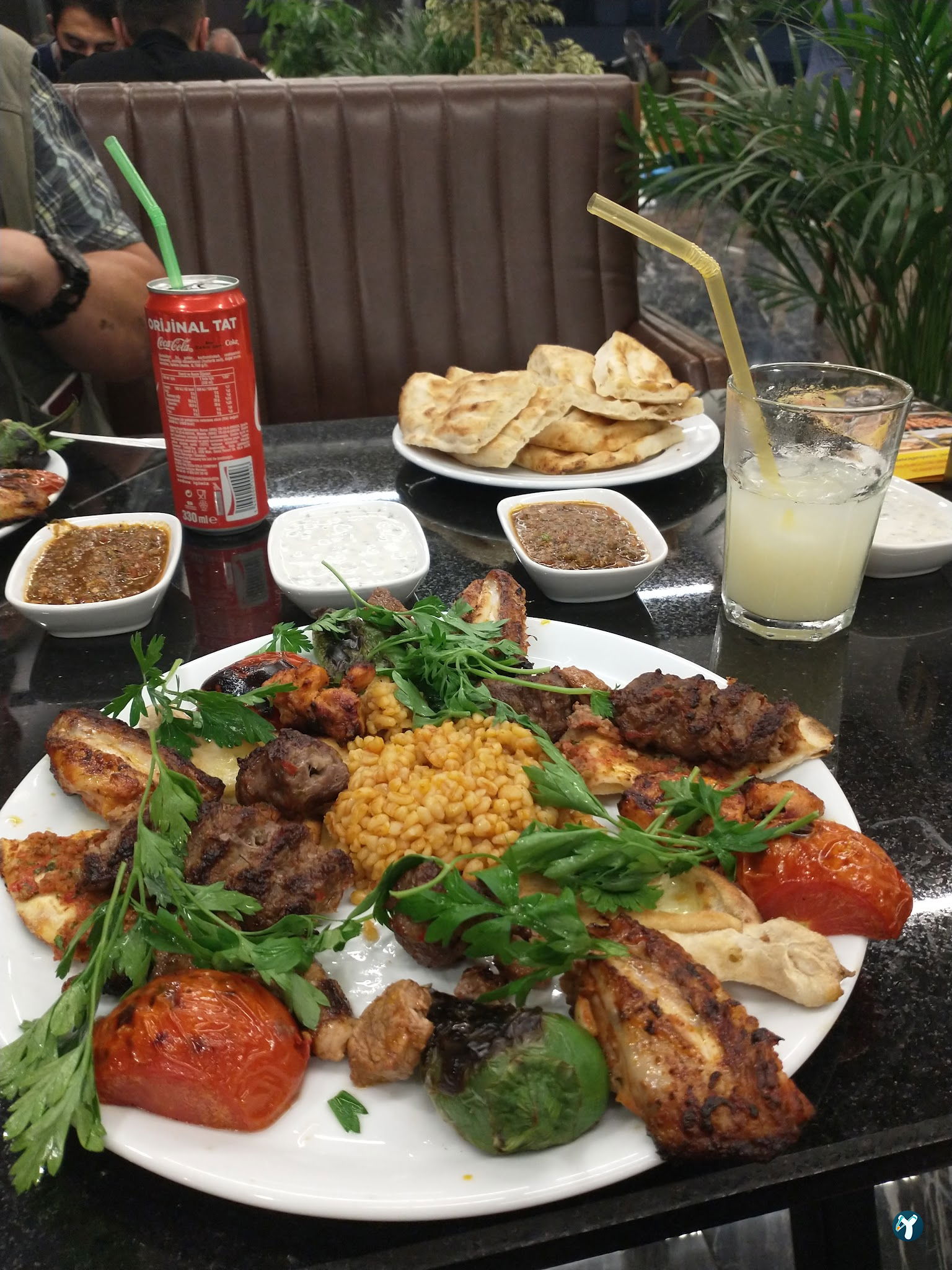 Akdoğan Döner Kebap Restoran Pi̇zza Pi̇de Kahvalti Baklava
