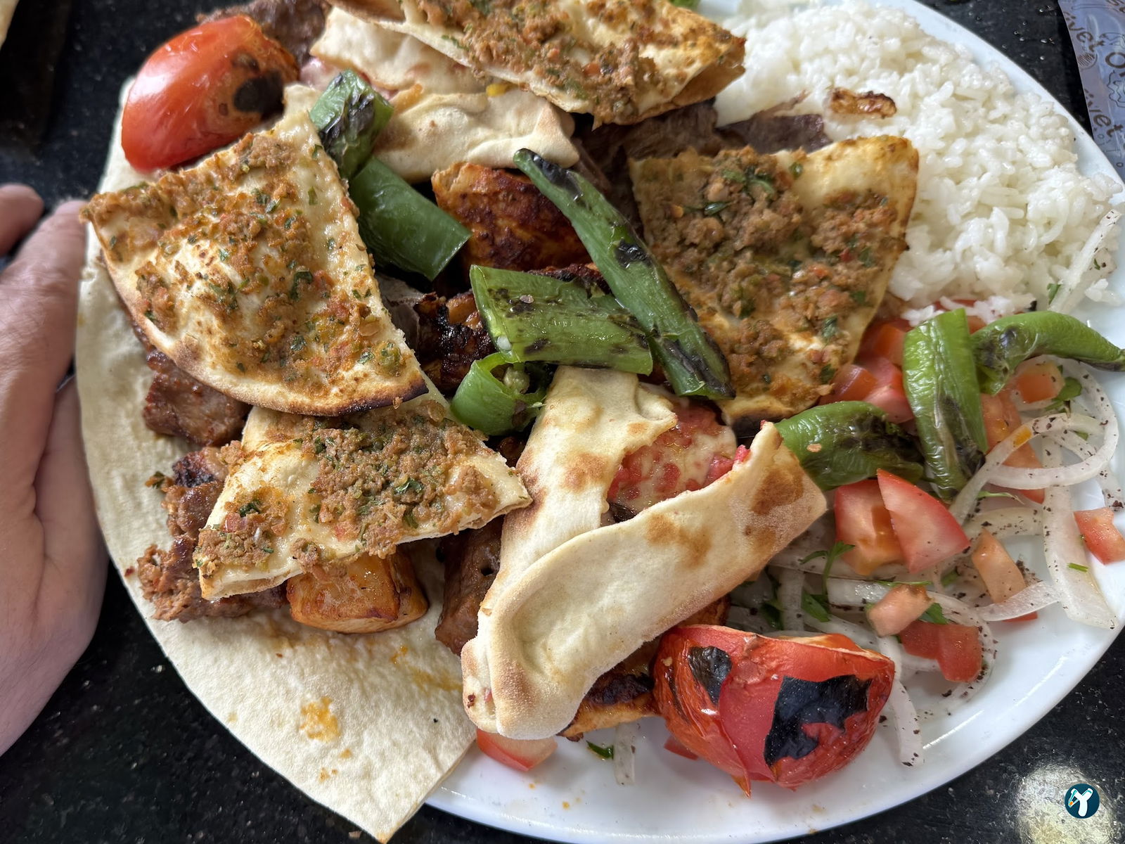 Akdoğan Döner Kebap Restoran Pi̇zza Pi̇de Kahvalti Baklava