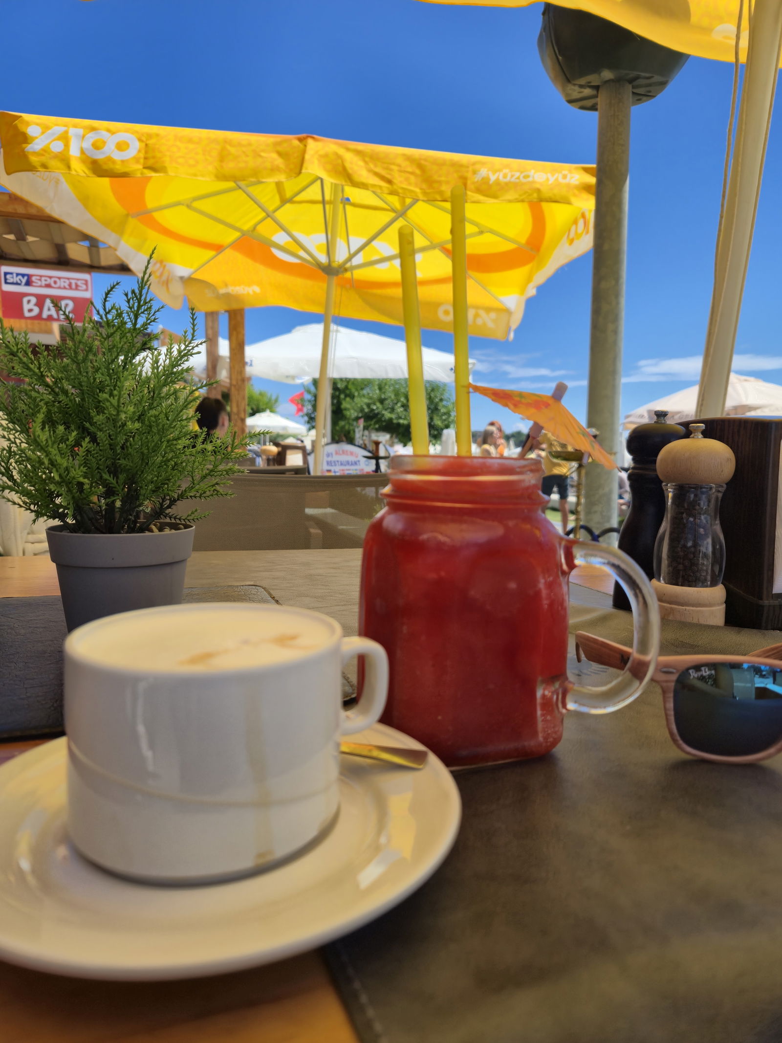 Sunflower Restaurant & Beach