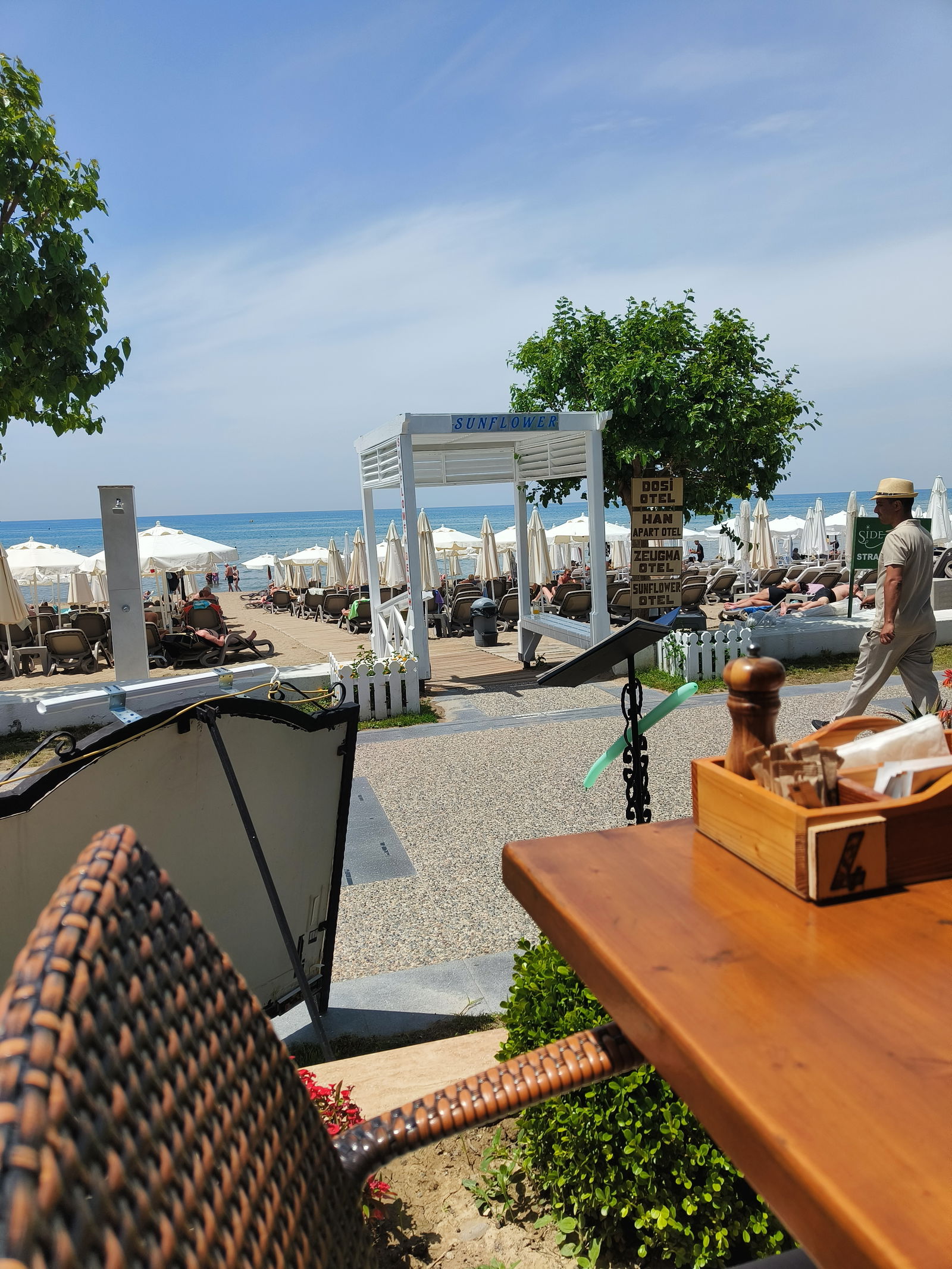 Sunflower Restaurant & Beach