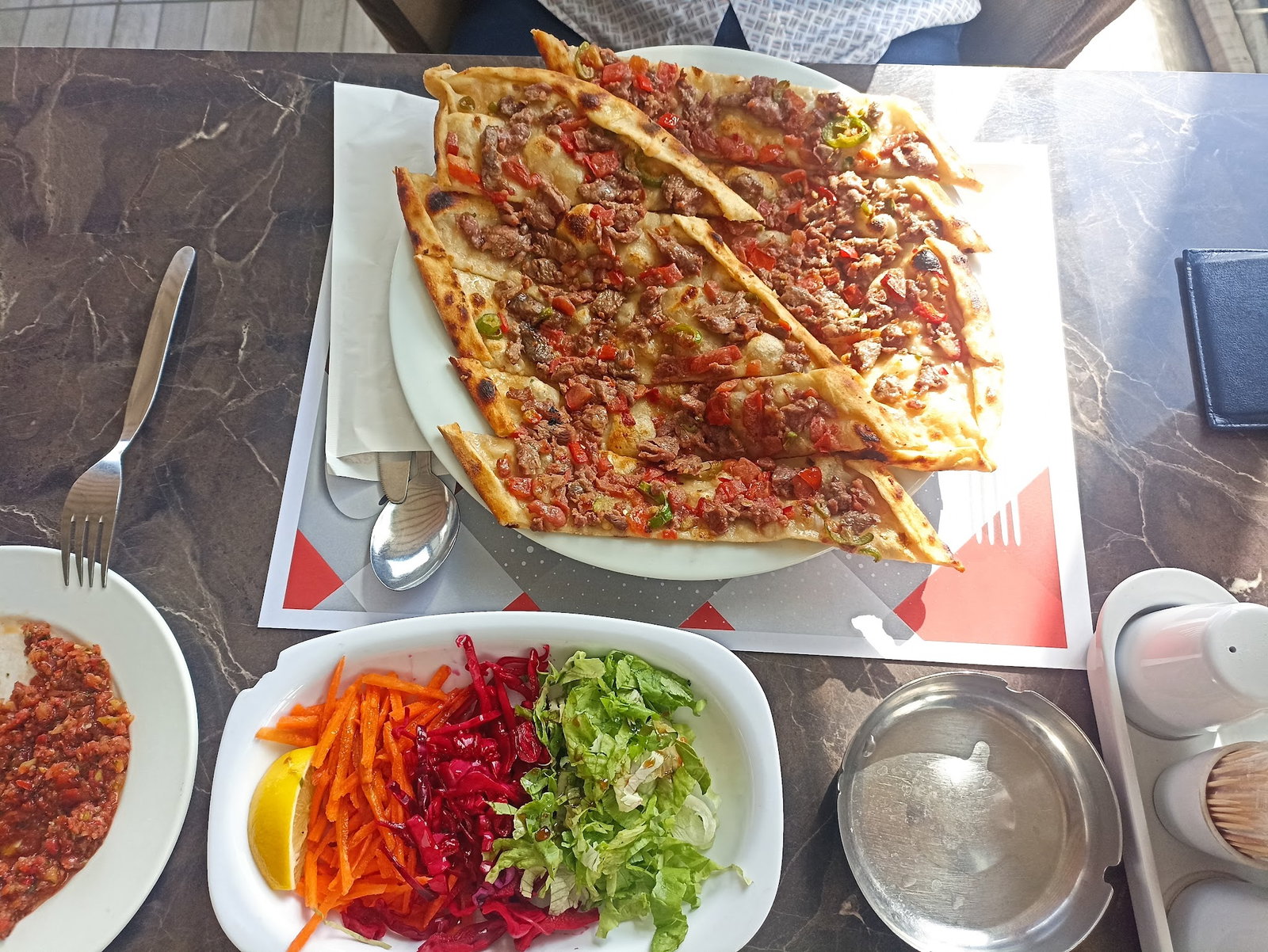 Saray Tandir