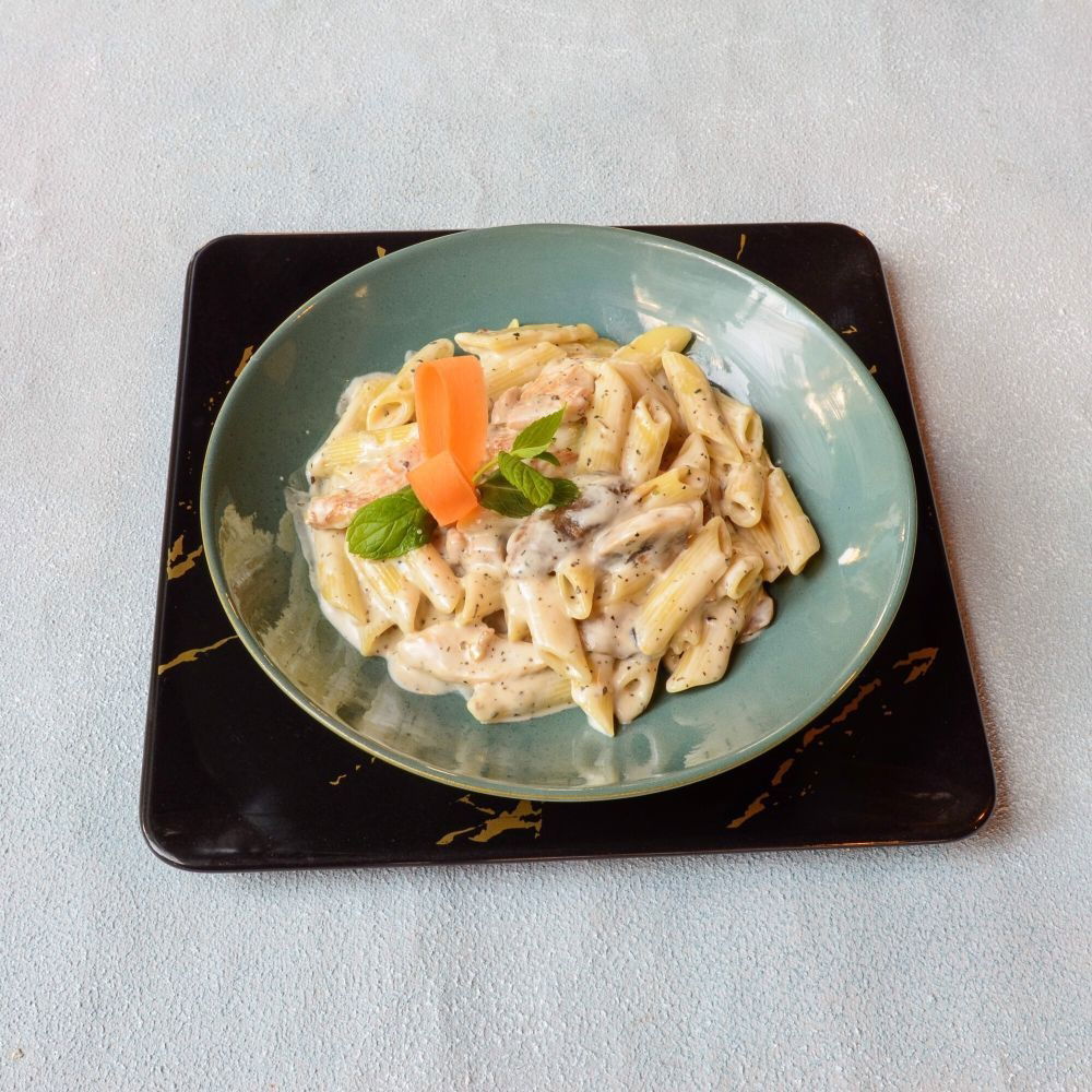 Pesto Soslu Tavuklu Penne