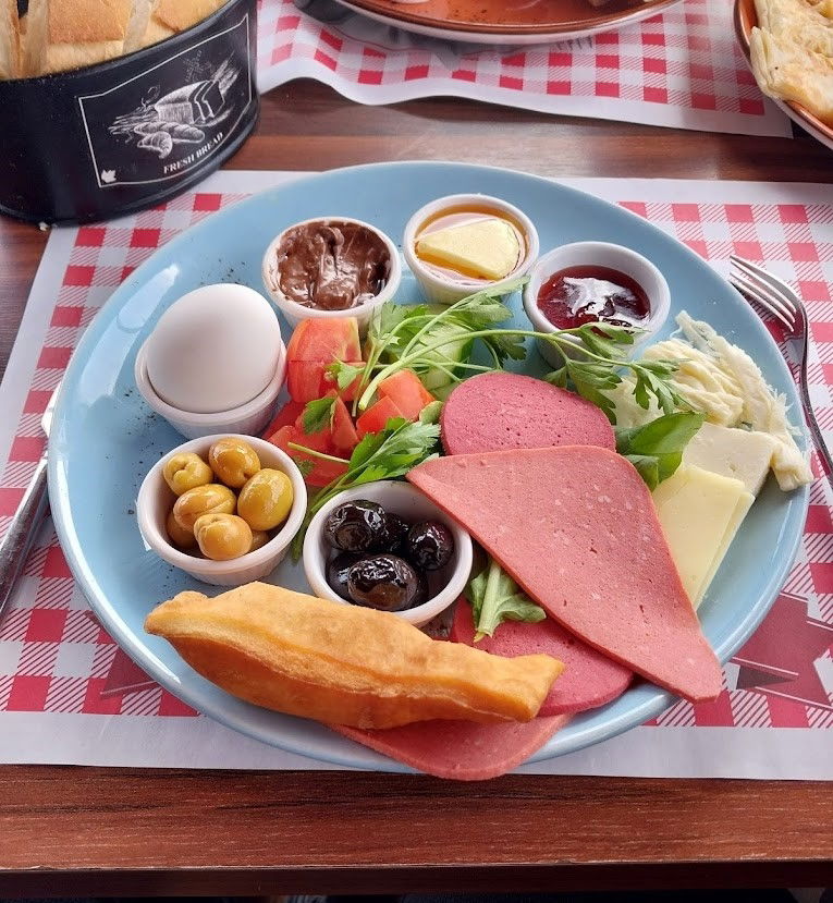 Sezon Cafe & Restaurant