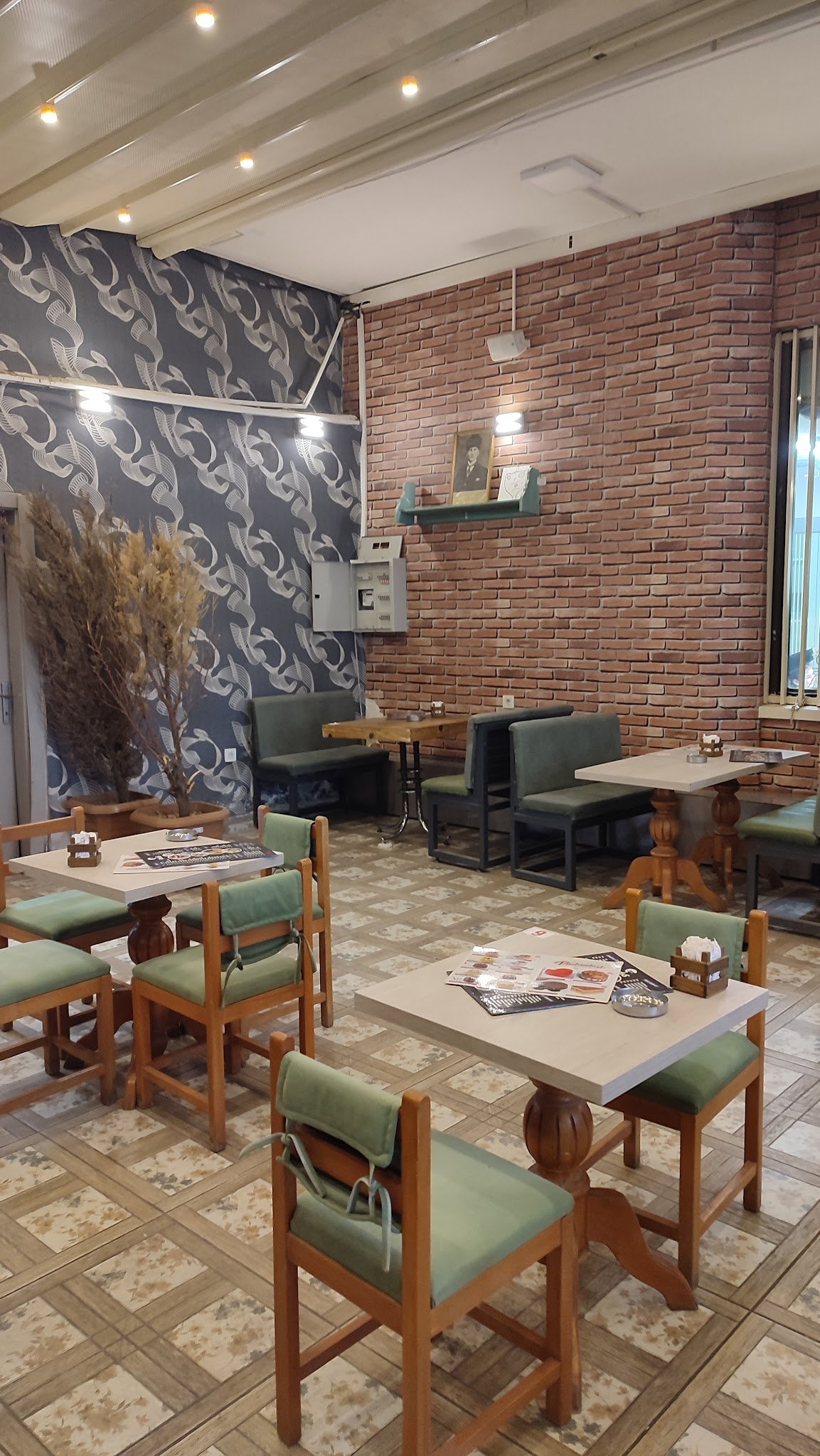 Cafes Kafe