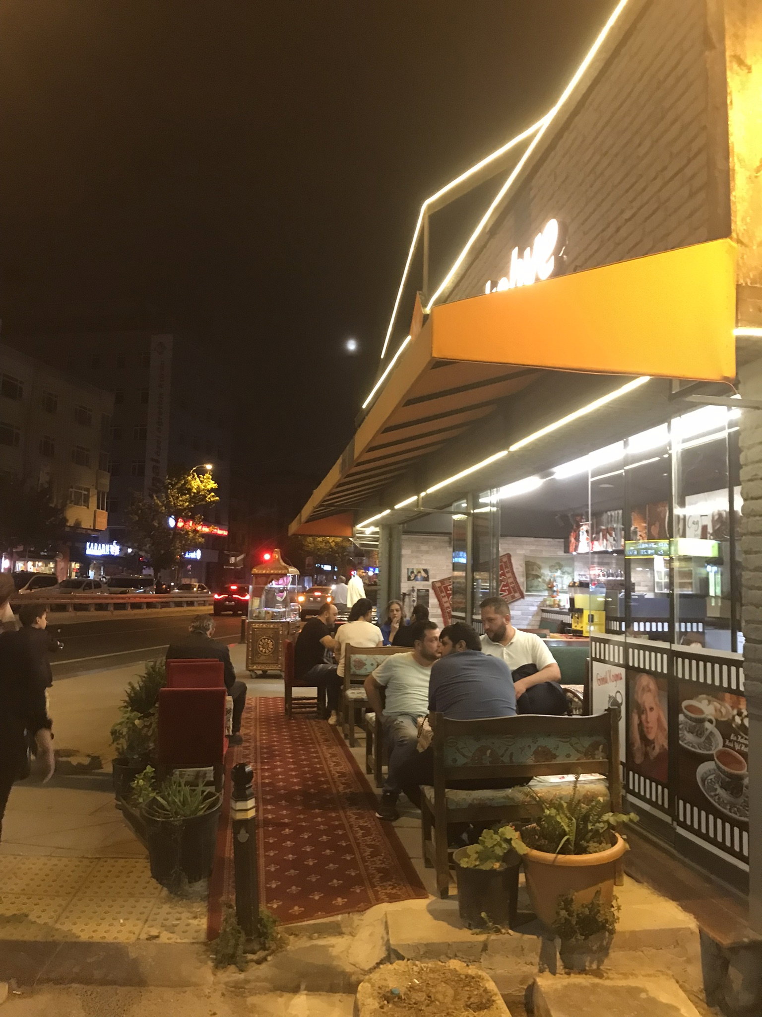 Kristal Nargile Cafe Közde Kahve