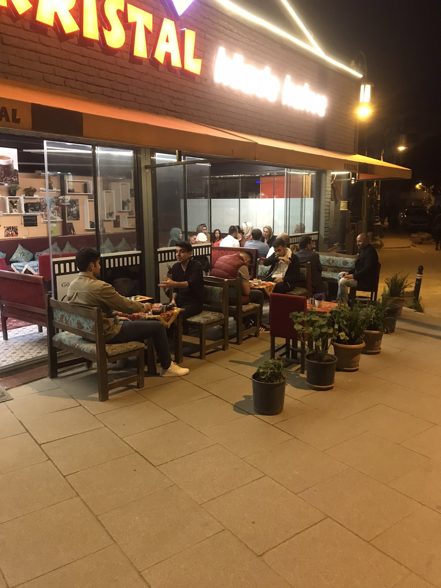 Kristal Nargile Cafe Közde Kahve