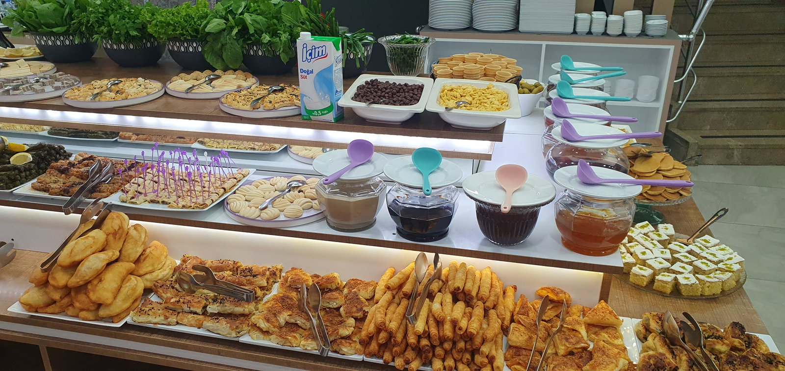 Şener Açik Büfe Kahvalti Salonu