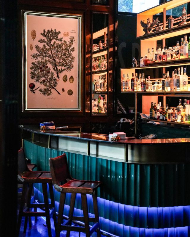 Ernest’s Bar by ÇokÇok Pera