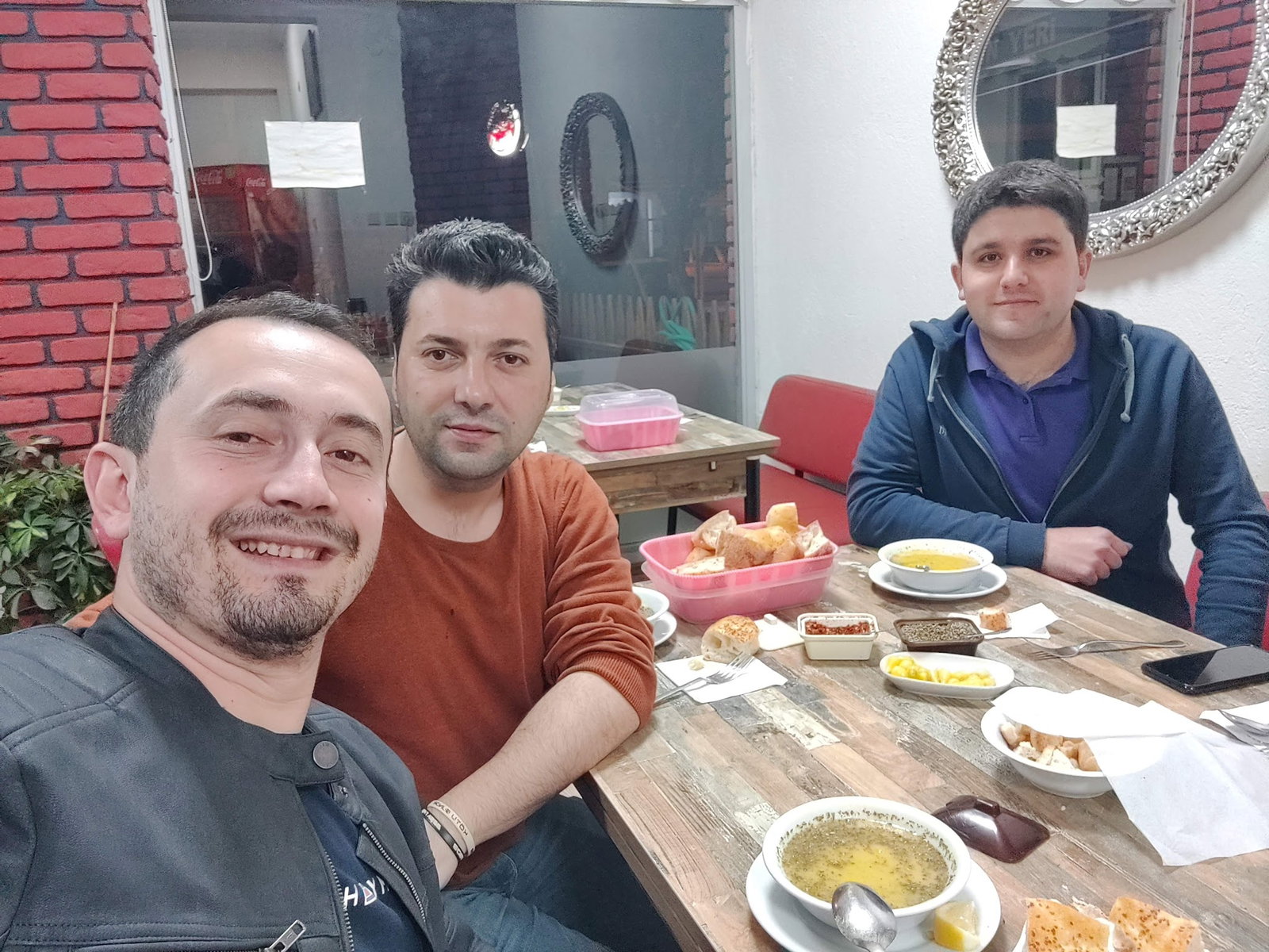 Evren'In Yeri Çorba Ve Pide Lahmacun Salonu