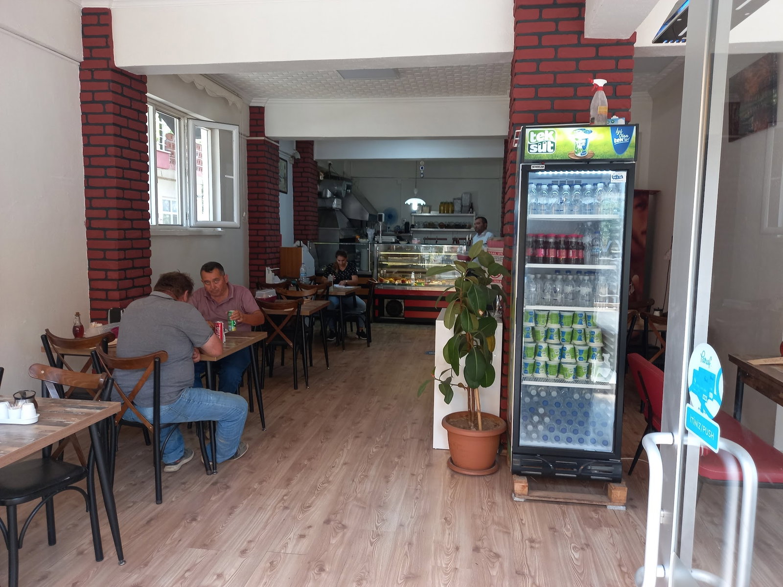 Evren'In Yeri Çorba Ve Pide Lahmacun Salonu