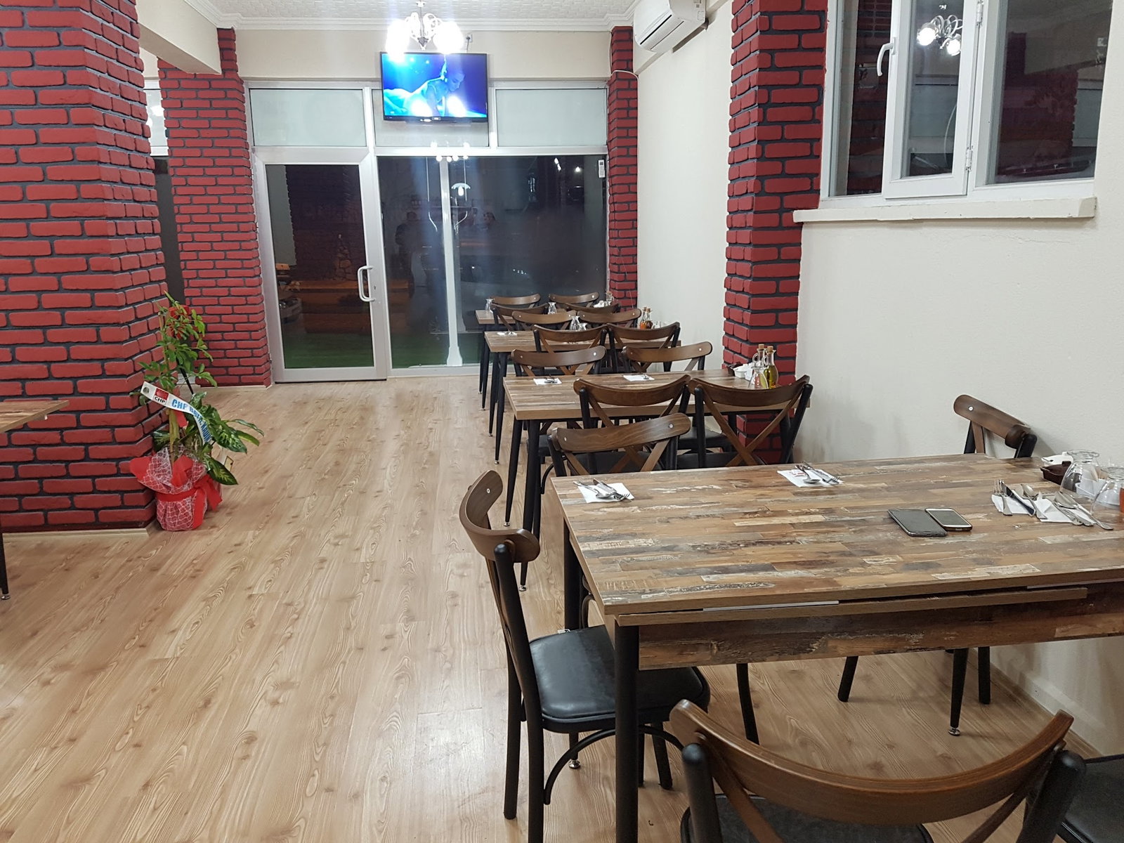 Evren'In Yeri Çorba Ve Pide Lahmacun Salonu