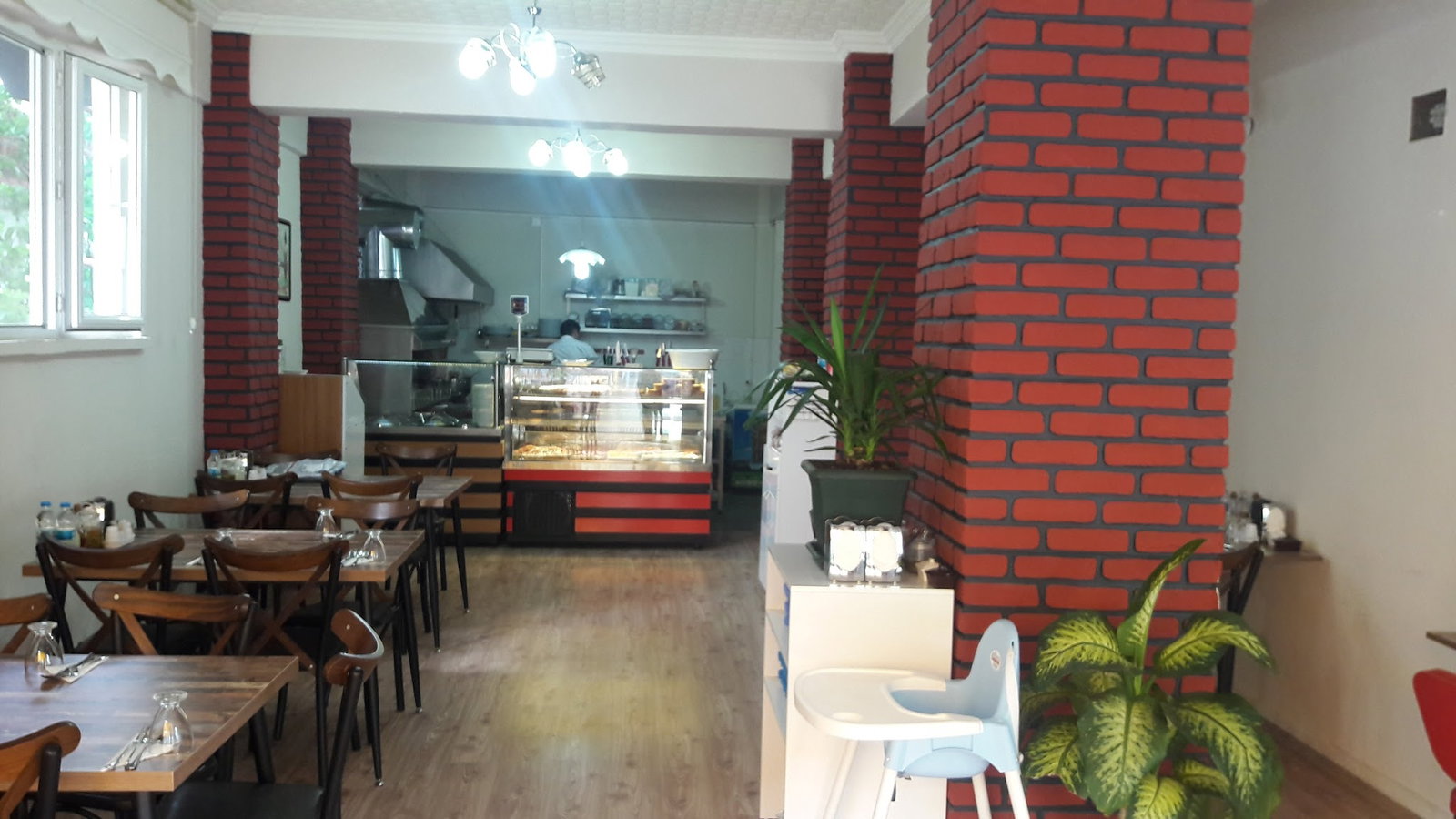 Evren'In Yeri Çorba Ve Pide Lahmacun Salonu
