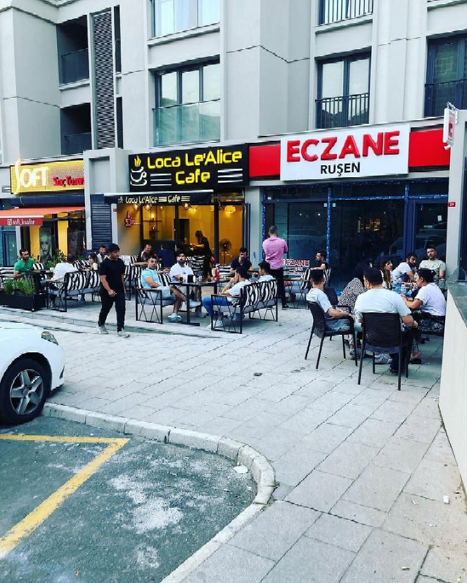Loca Le Alice Cafe