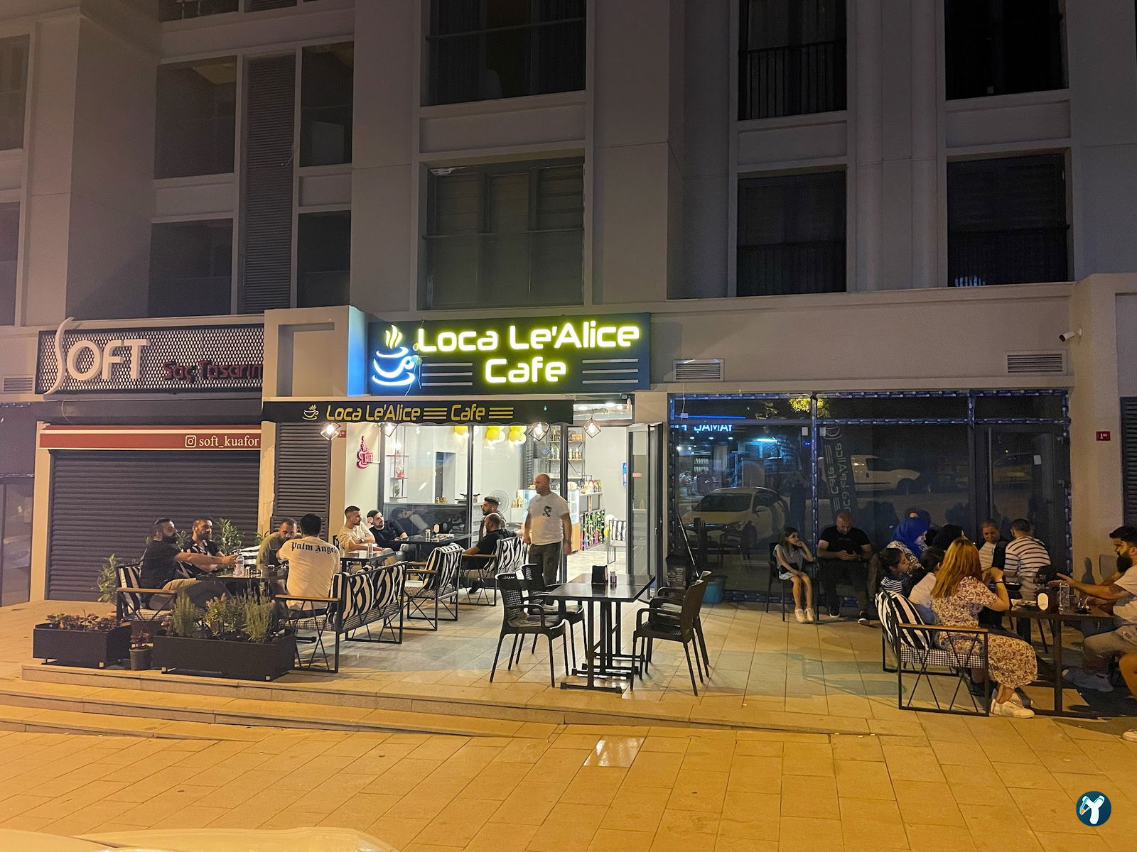 Loca Le Alice Cafe