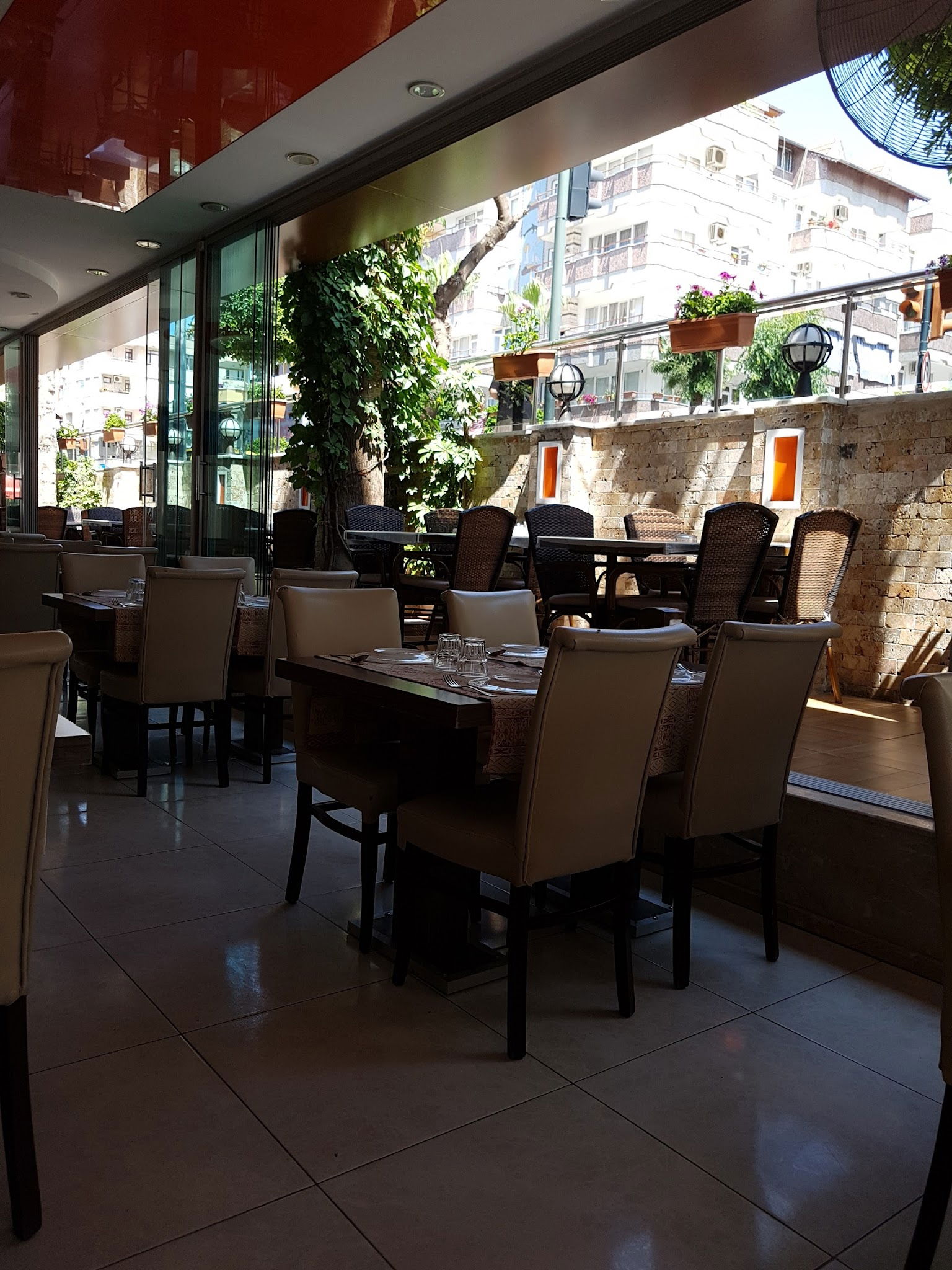 Lider Paça Restaurant