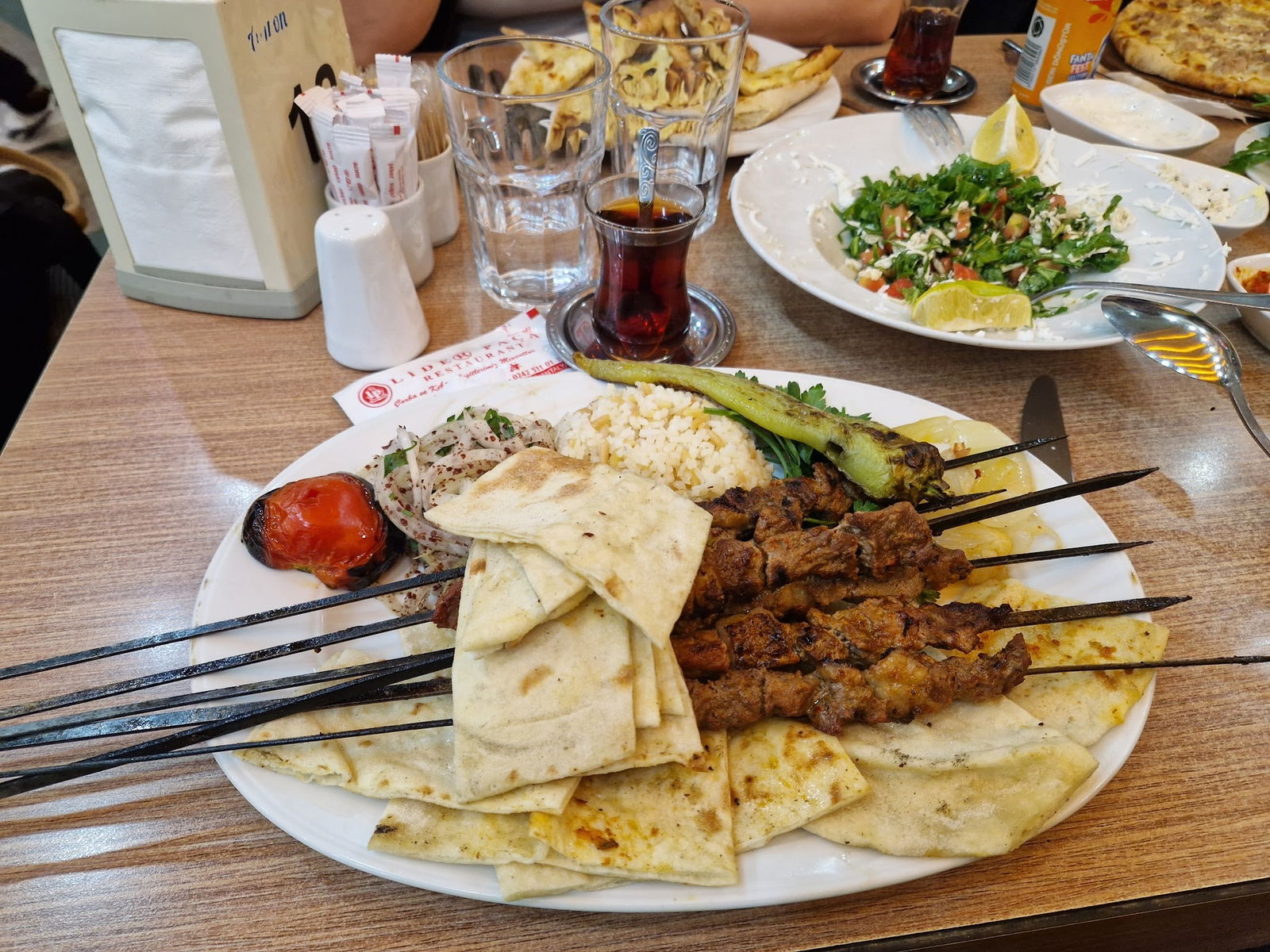 Lider Paça Restaurant