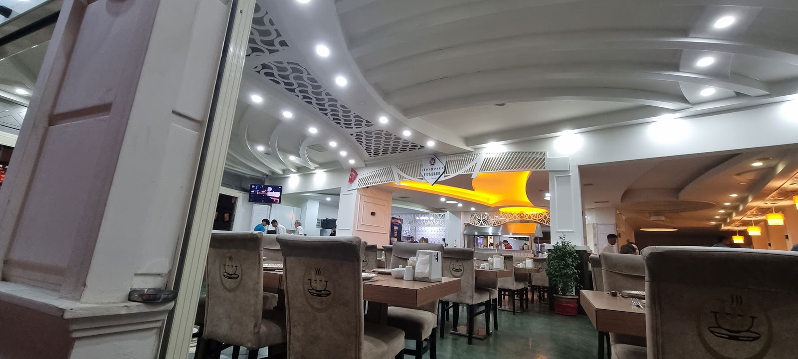 Lider Paça Restaurant