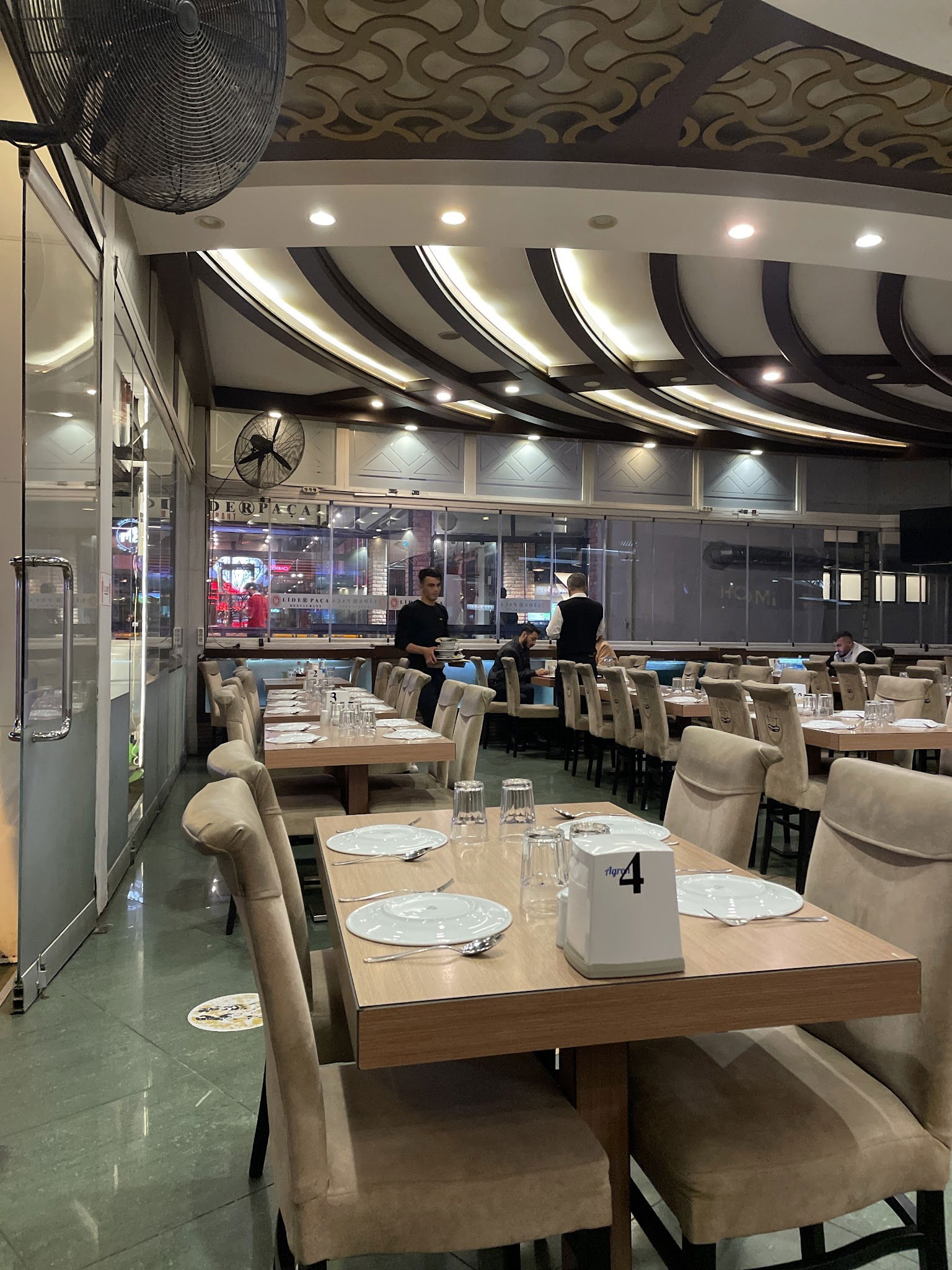 Lider Paça Restaurant