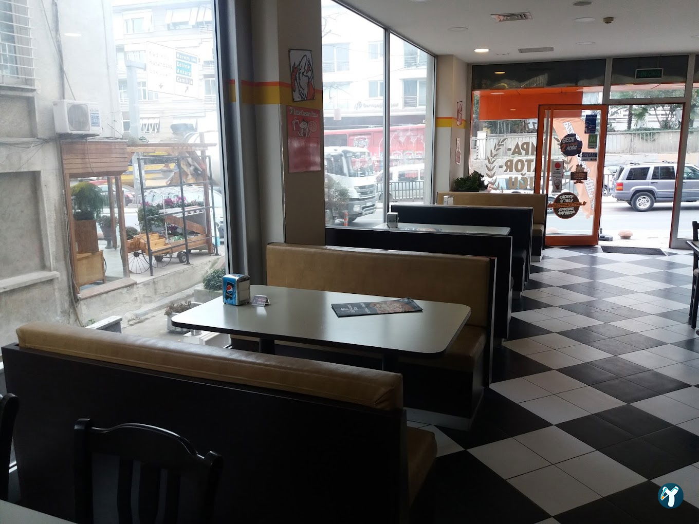 Little Caesars Acıbadem Şubesi