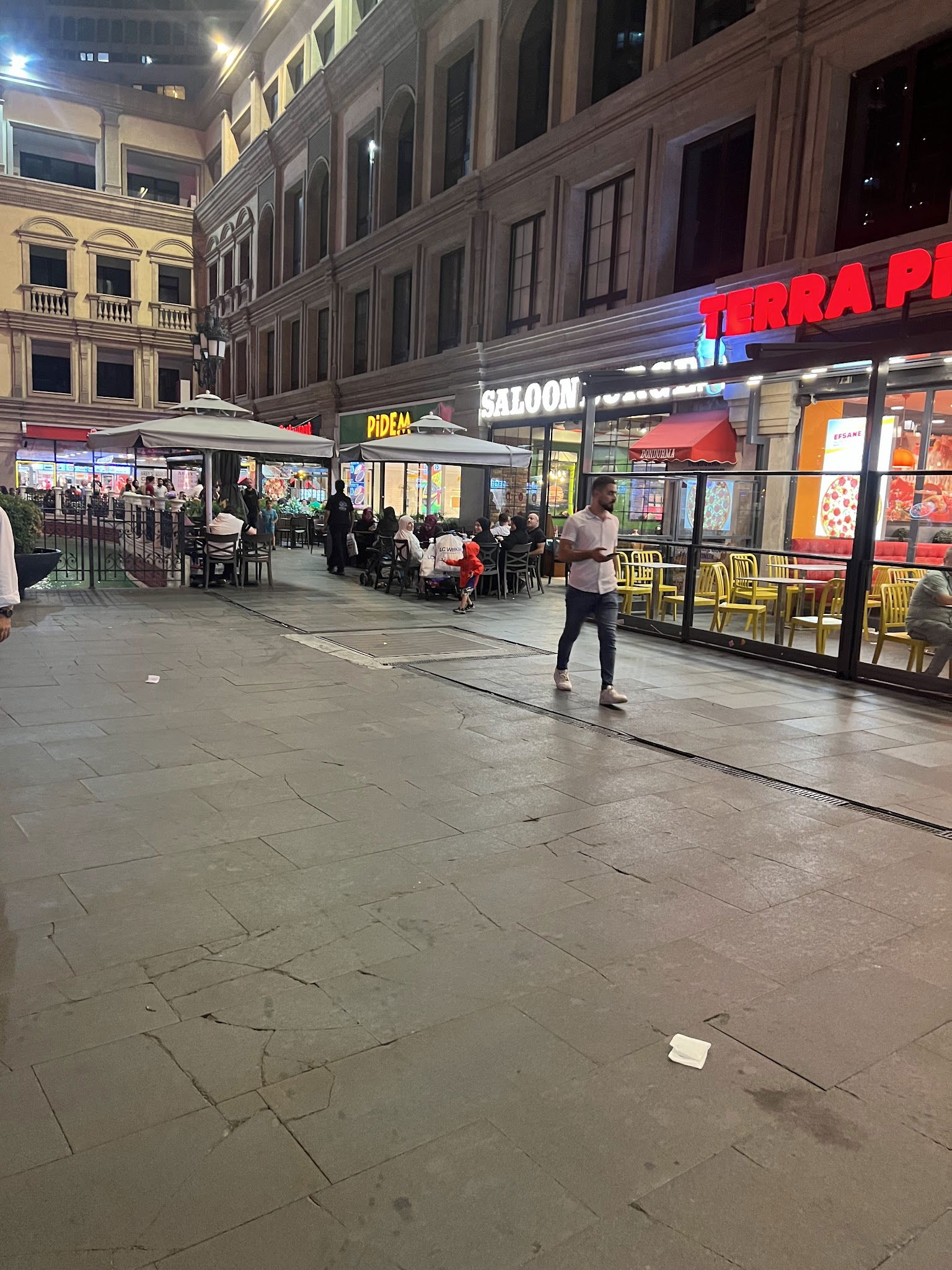 Saloon Burger Venezia Avm