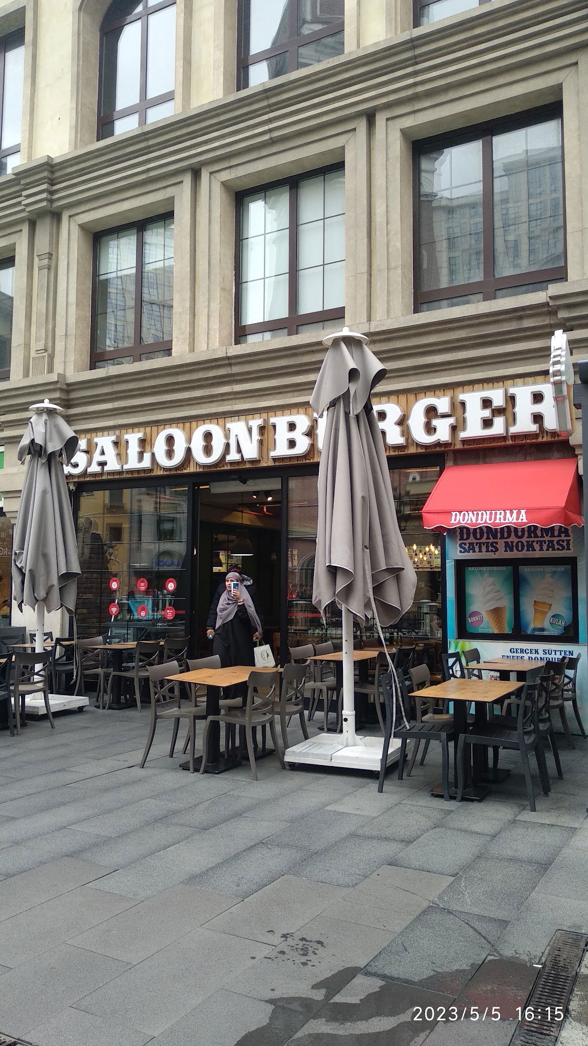 Saloon Burger Venezia Avm