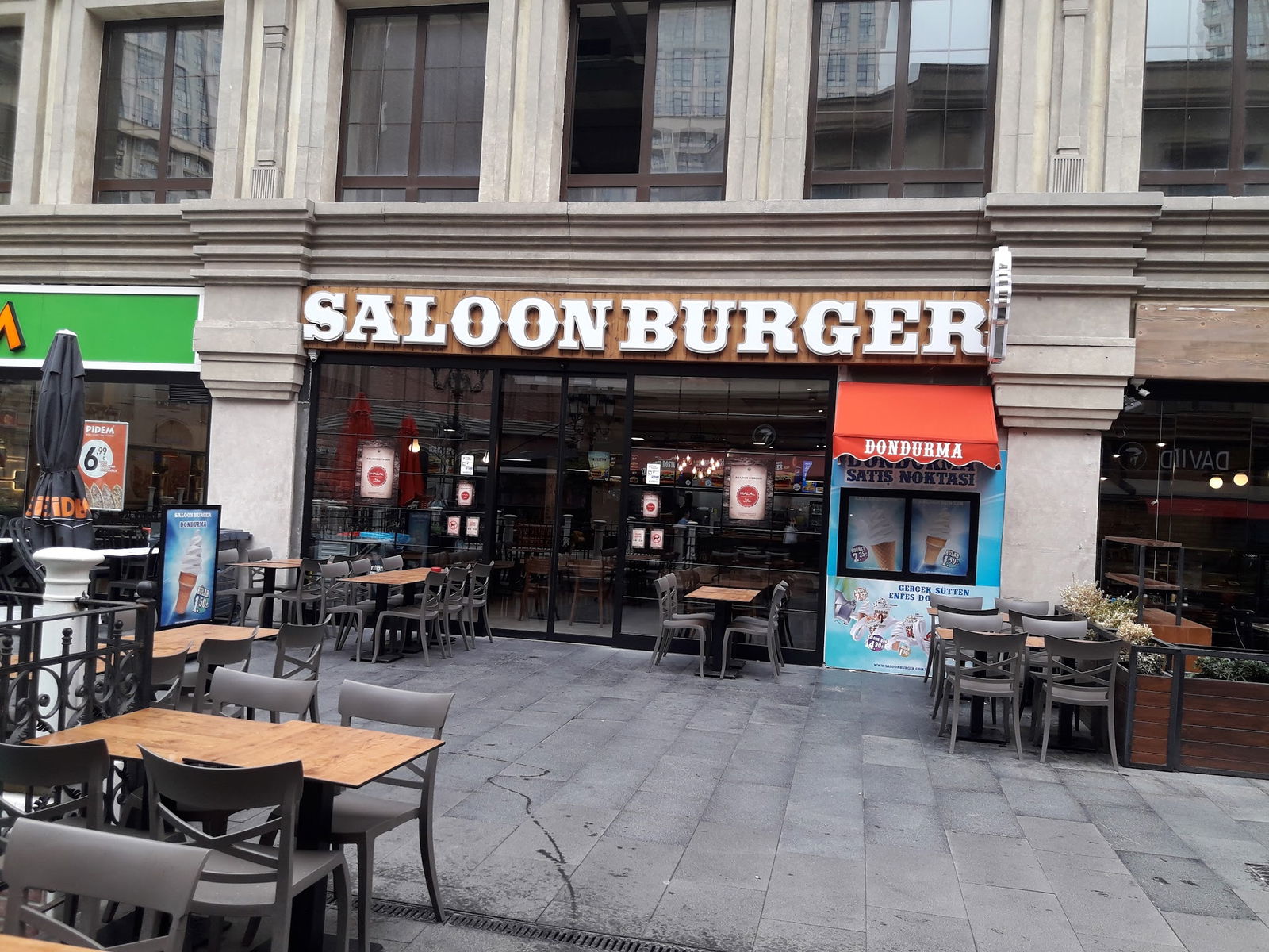 Saloon Burger Venezia Avm