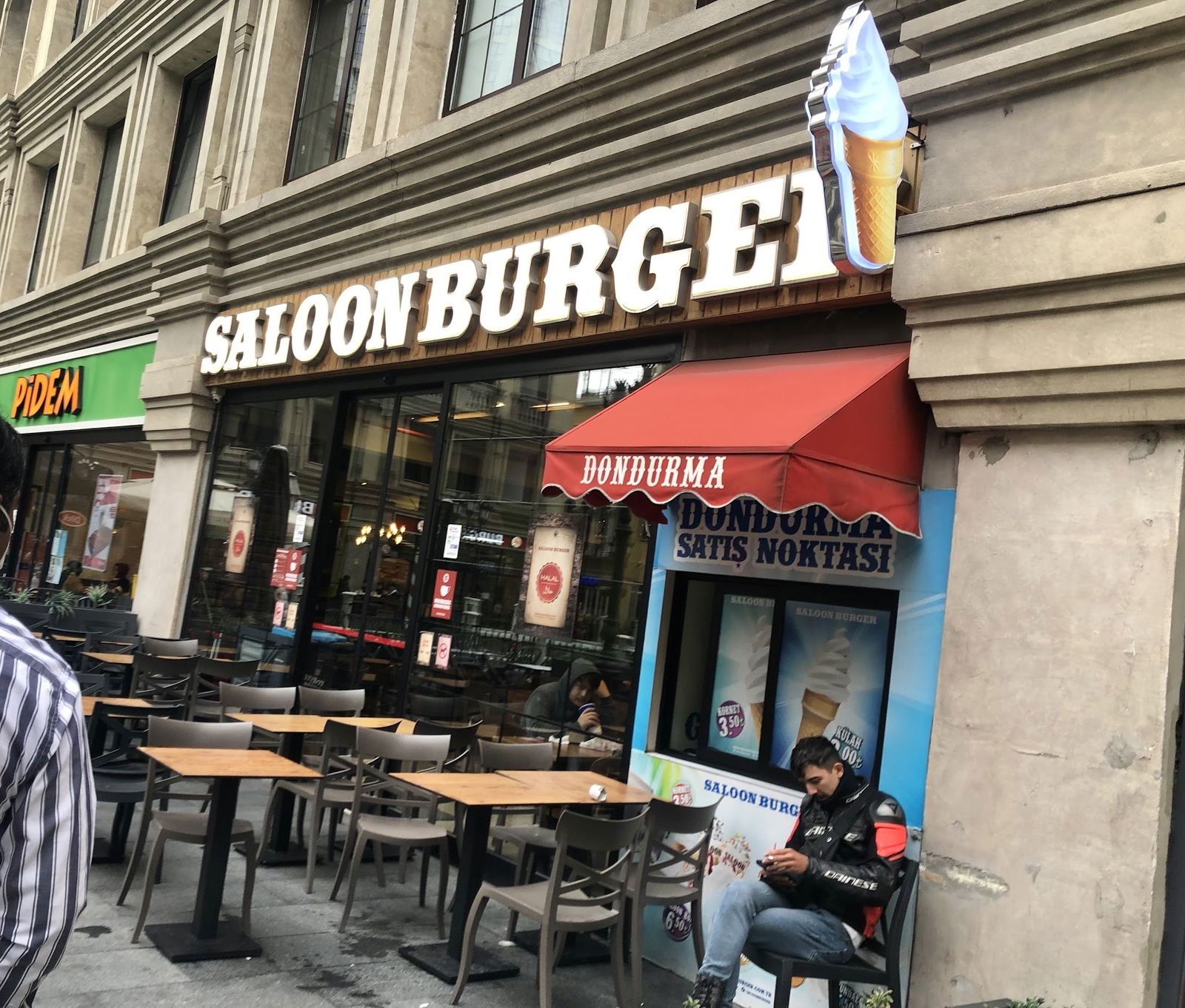 Saloon Burger Venezia Avm