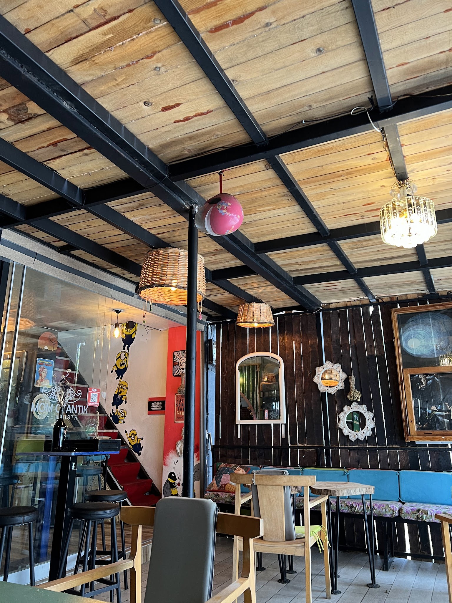 Alanya Waffle Cafe Coffee By Mom Otantik